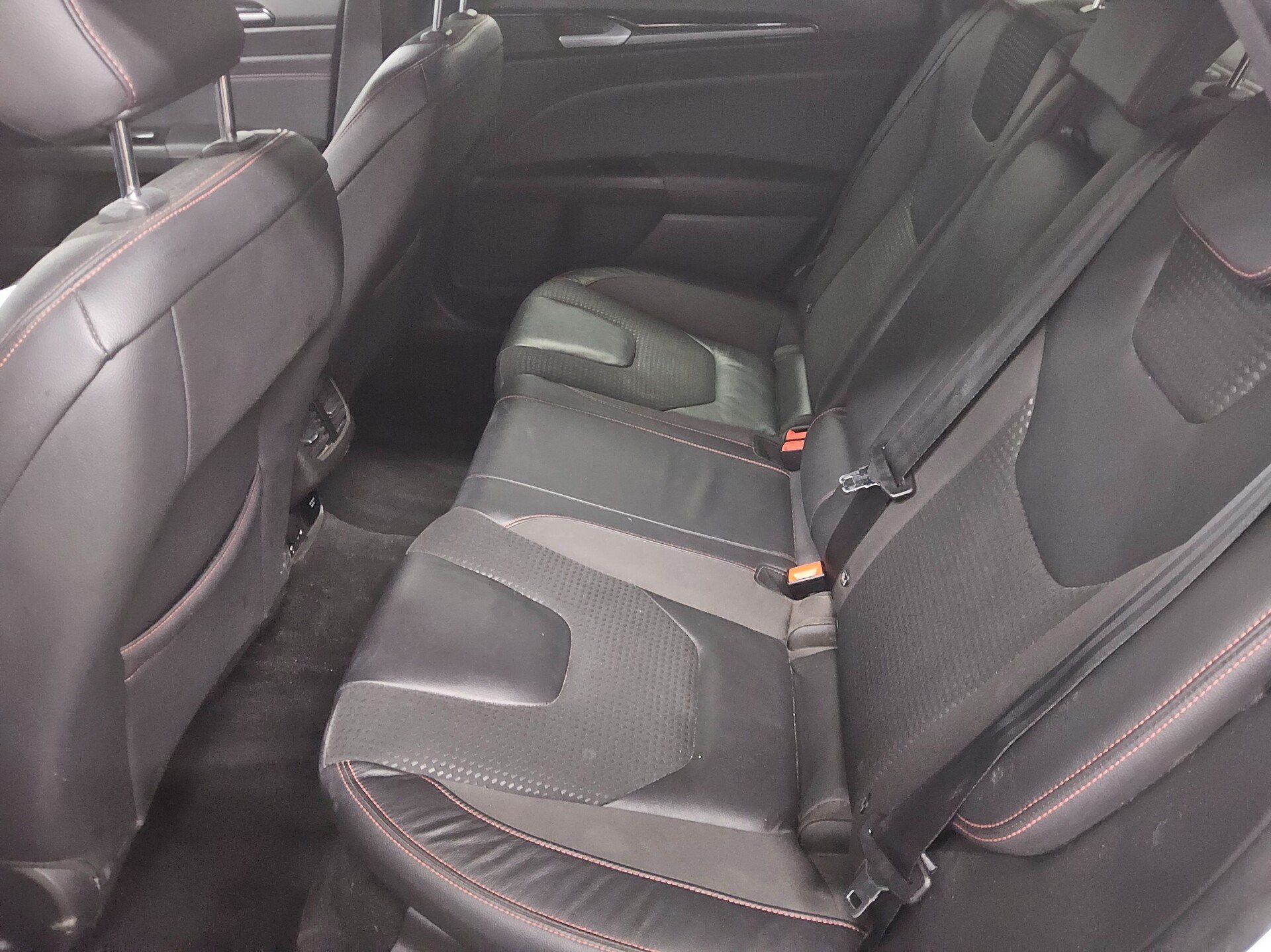 Ford Mondeo Turnier 2.0 EB ST-Line T-Leder Navi LED 13