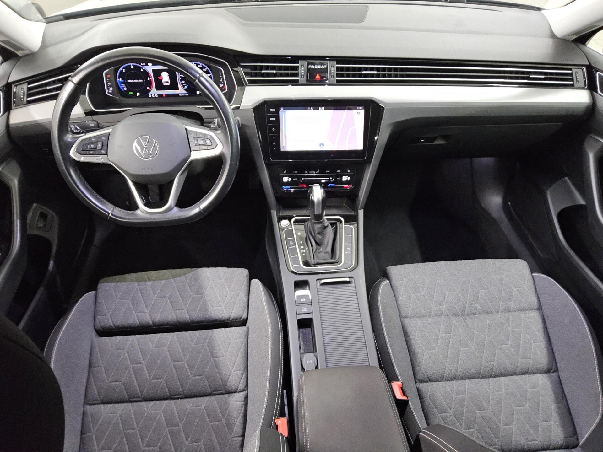 Volkswagen Passat Var. 2.0 TDI Business Navi LED DC StHzg 5