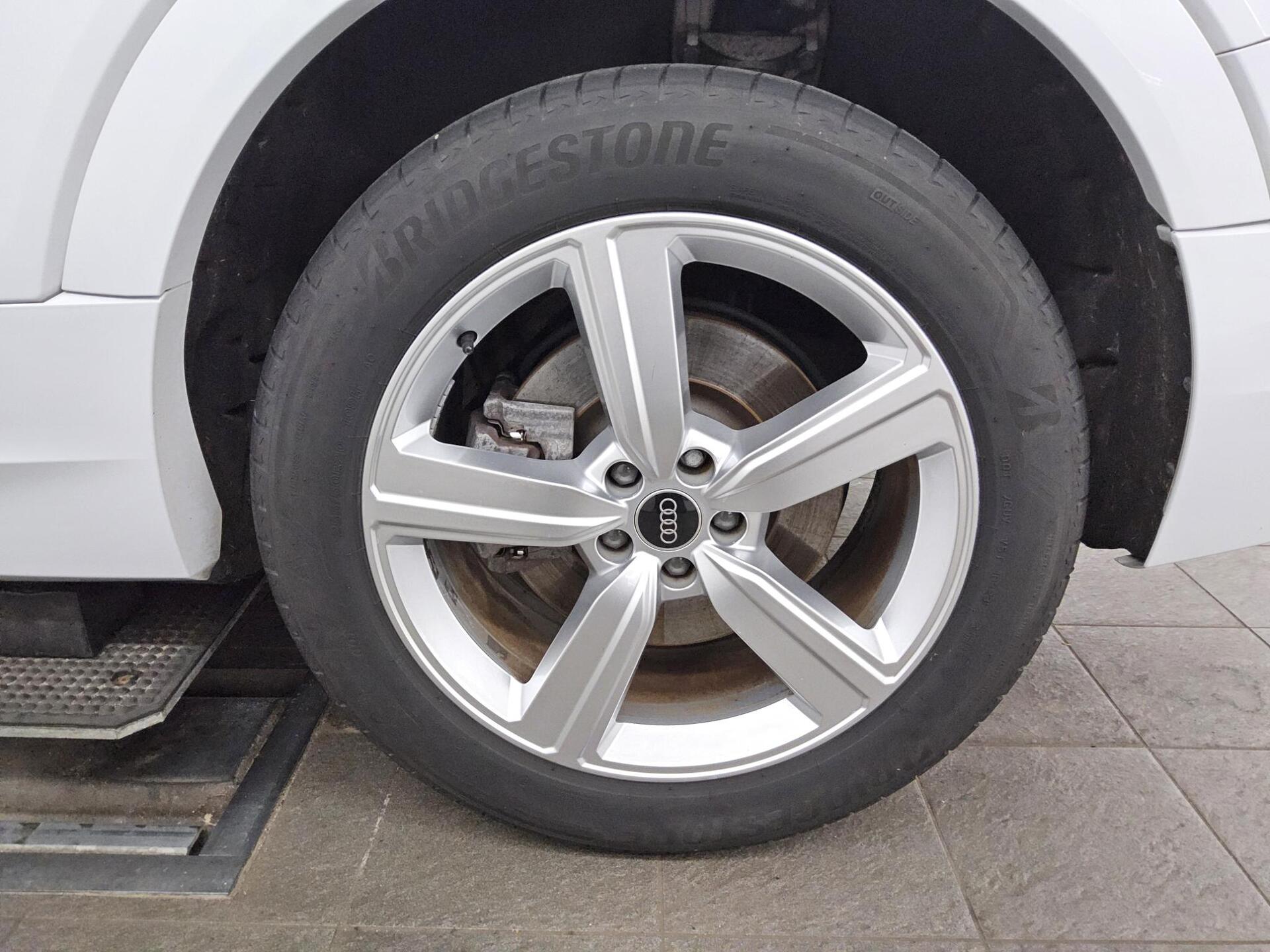Audi e-tron S-Line NAVI KLIMAAUT LED SHZ PDC 11