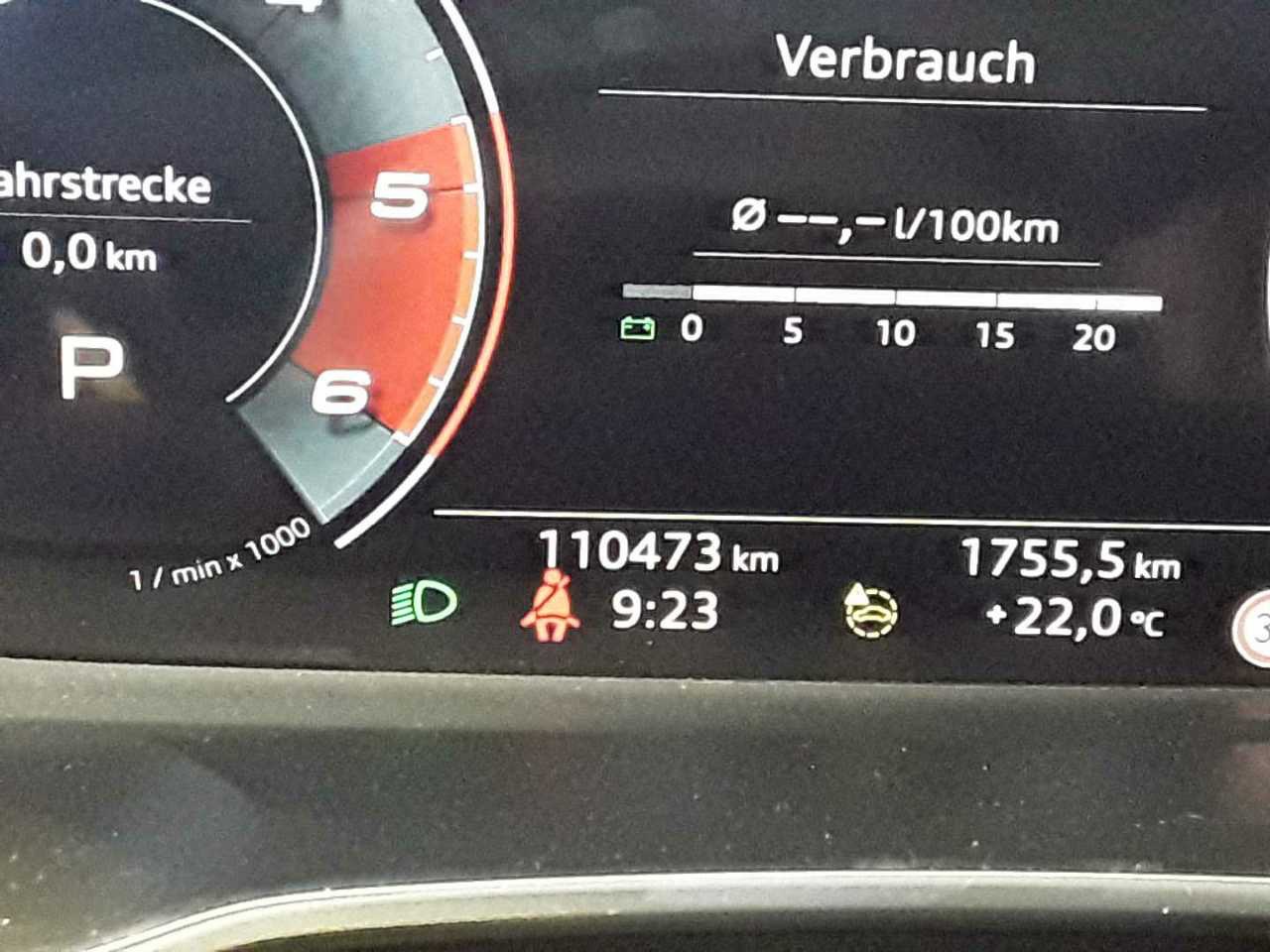 Audi Q3 35 TDI advanced NAVI LED SPORTSITZE SHZ PDC 10