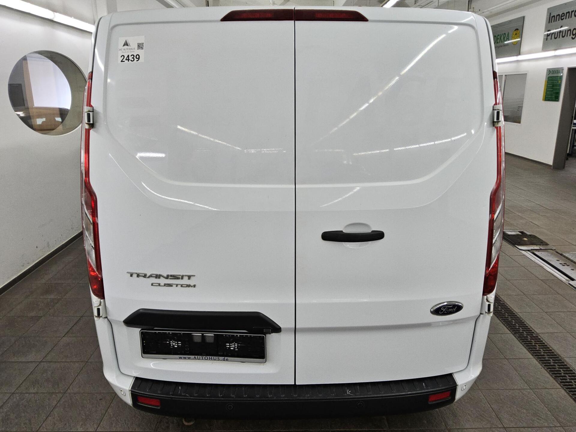 Ford Transit Custom L1H1 2.0 TDCi Trend 3-Sitzer Navi 10