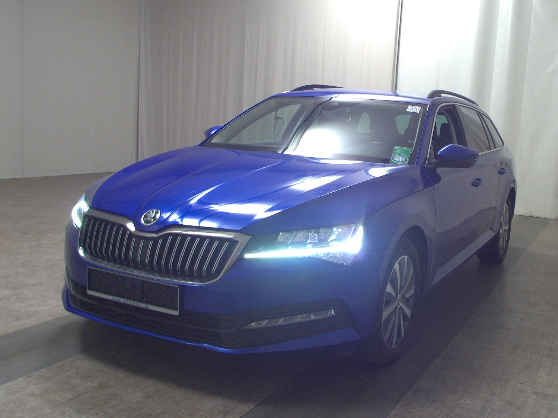 Skoda Superb Kombi 2.0 TDI Ambition Navi LED AID Shz 2