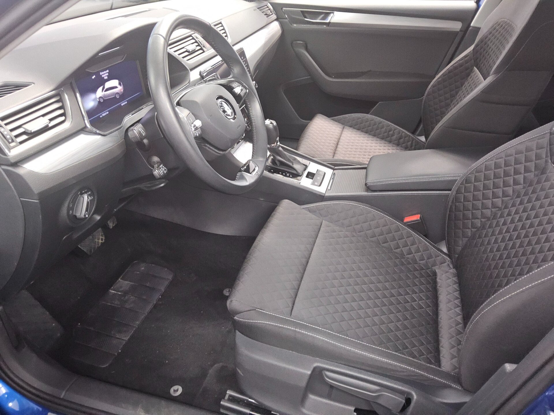 Skoda Superb Kombi 2.0 TDI Ambition Navi LED AID Shz  PDC 9
