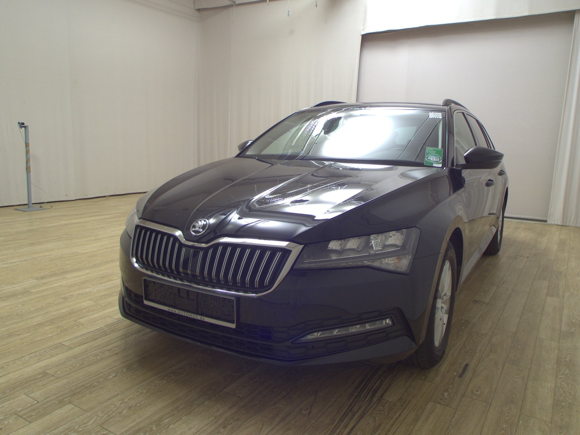 Skoda Superb Kombi 2.0 TDI Ambition Navi LED vc ACC 2