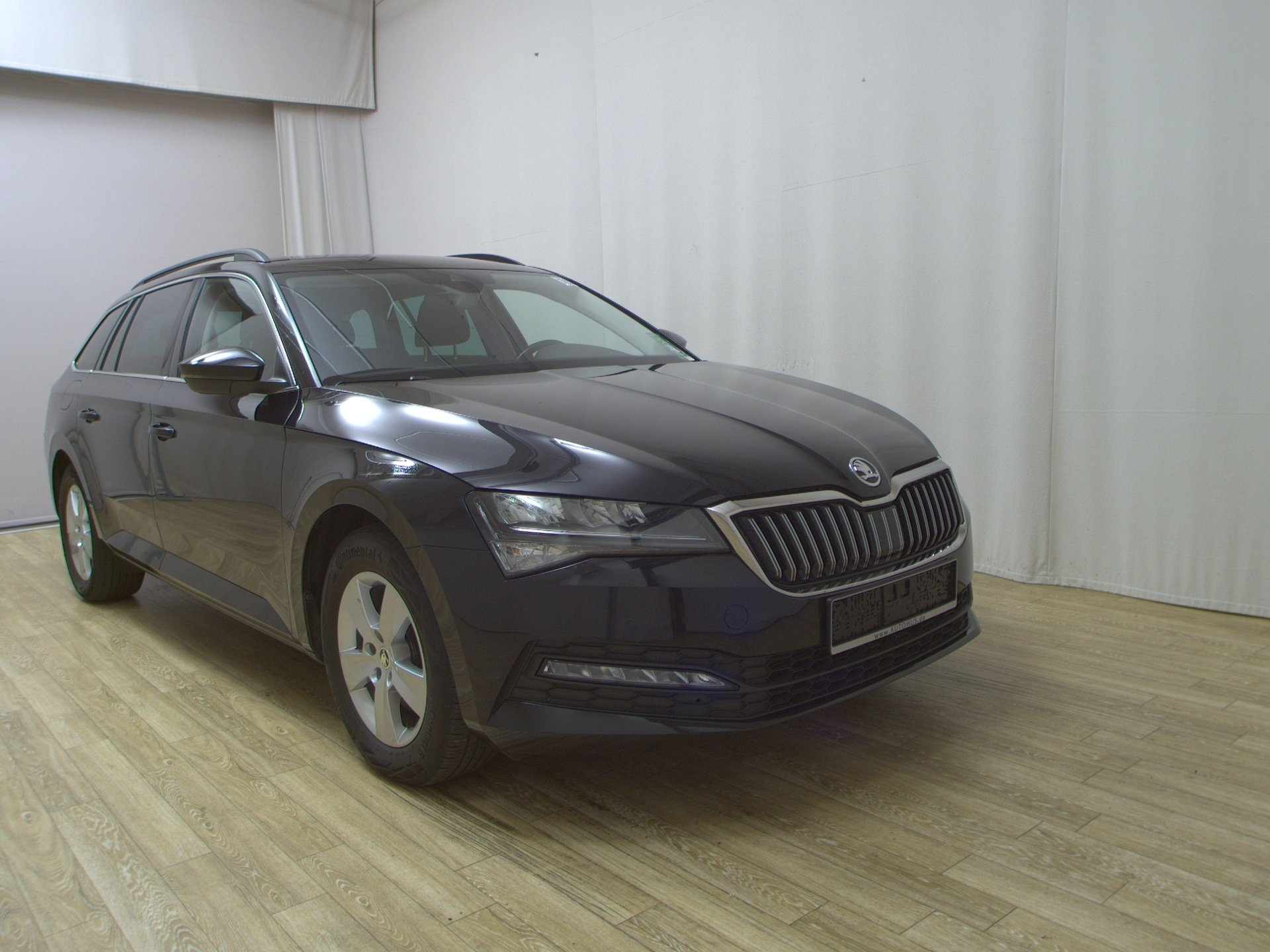 Skoda Superb Kombi 2.0 TDI Ambition Navi LED vc ACC 3