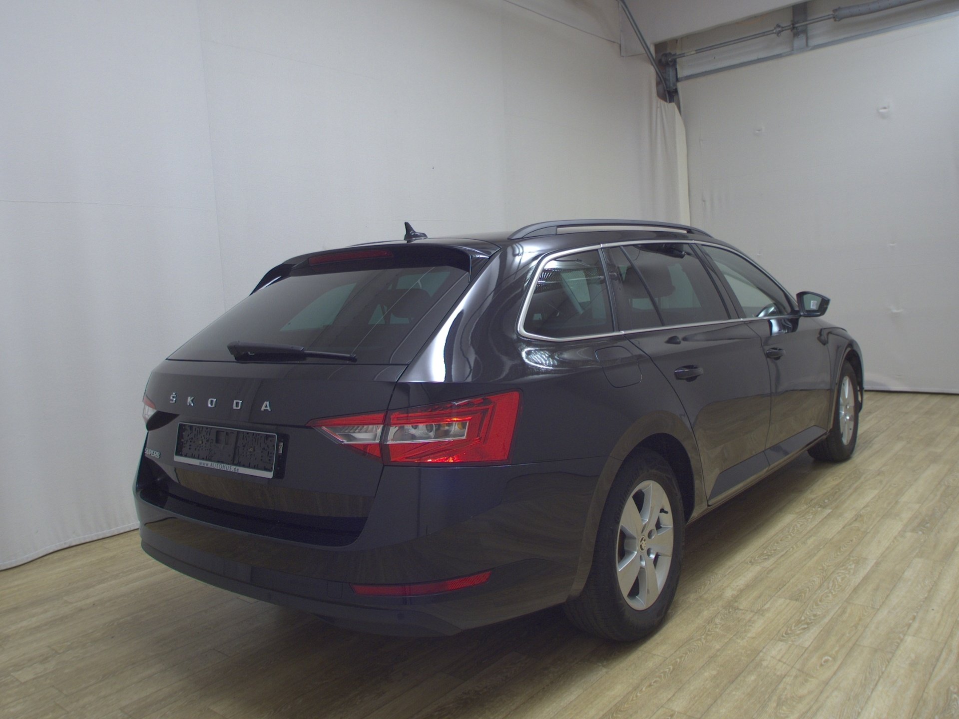 Skoda Superb Kombi 2.0 TDI Ambition Navi LED vc ACC 4