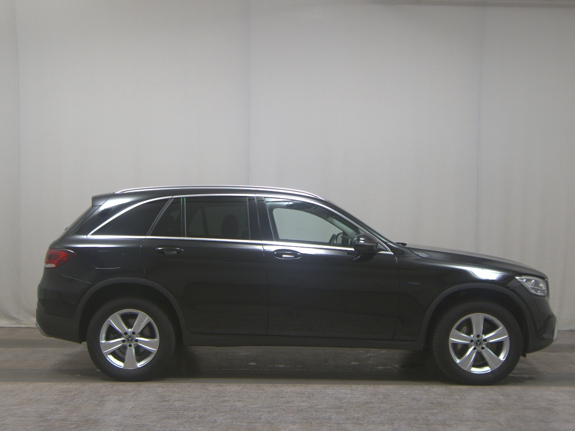 Mercedes-Benz GLC 300 e 4M Navi LED Leder AHK Kamera