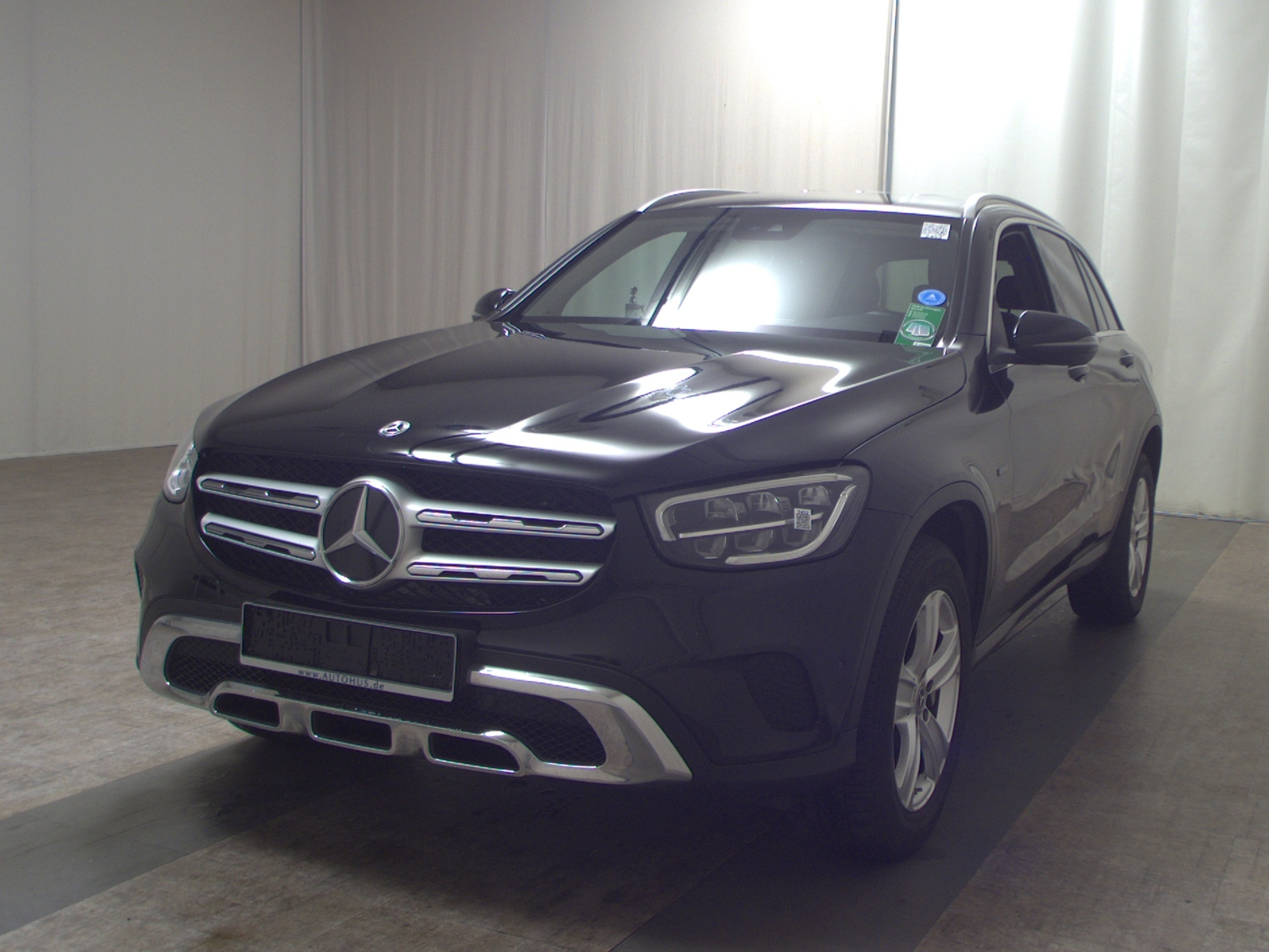 Mercedes-Benz GLC 300 e 4M Navi LED Leder AHK Kamera 2