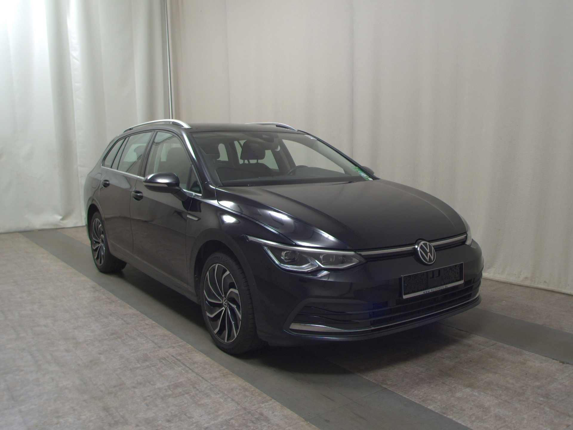 Volkswagen Golf-7 Var. 2.0 TDI Style 3