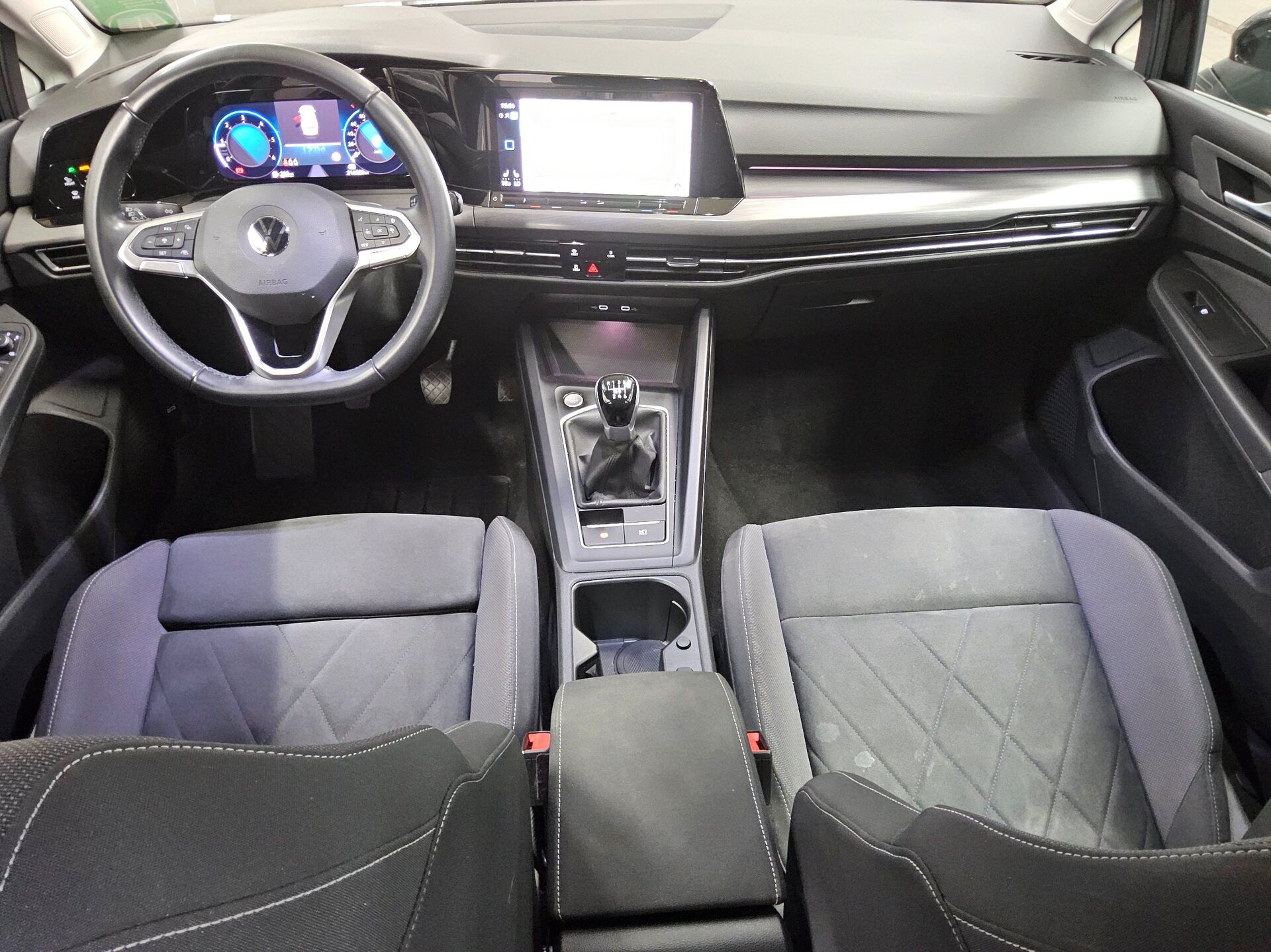 Volkswagen Golf-7 Var. 2.0 TDI Style 5