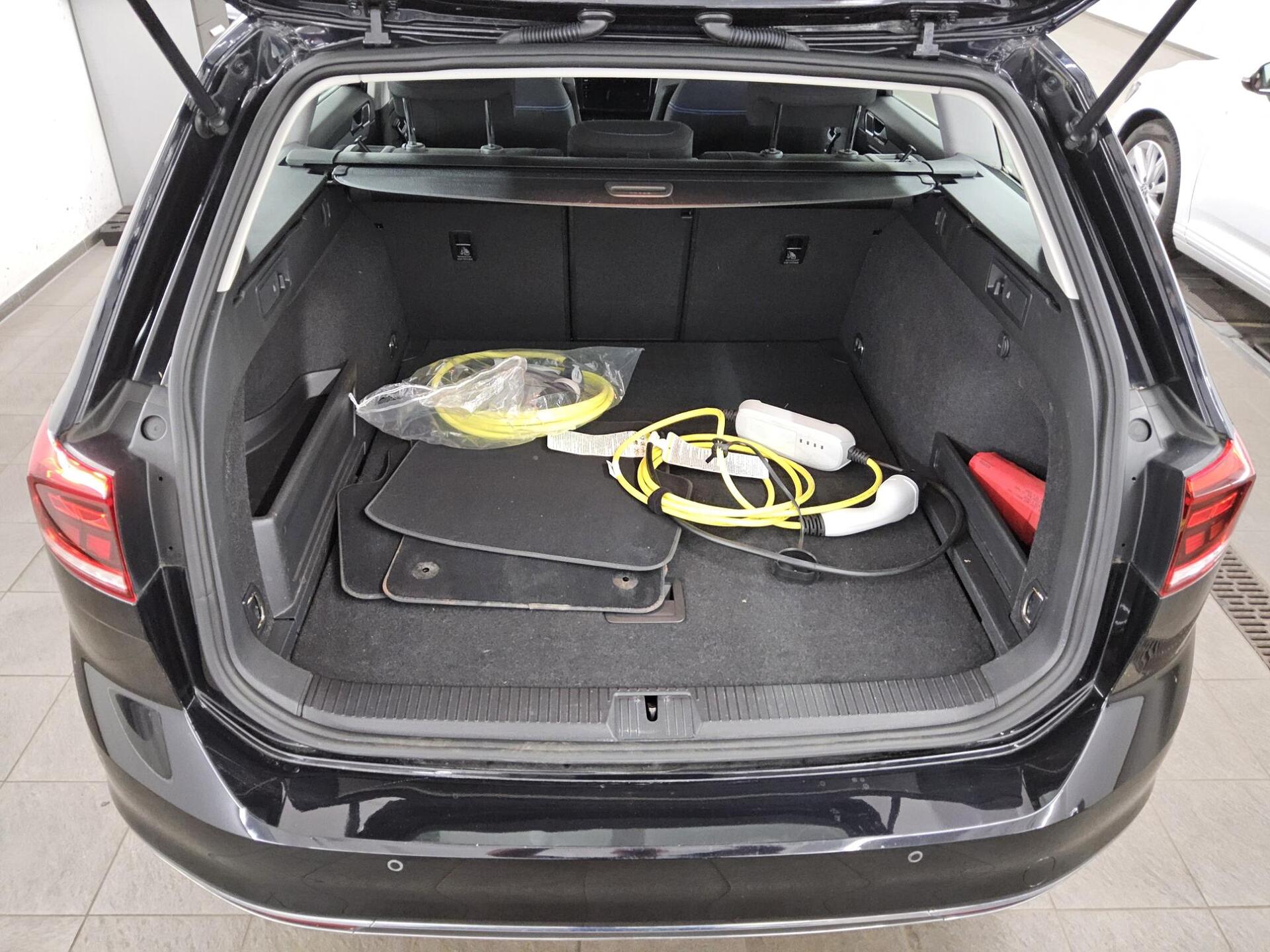 Volkswagen Passat Variant GTE 1.4 TSI Navi LED DC-Pro RFK ACC 13