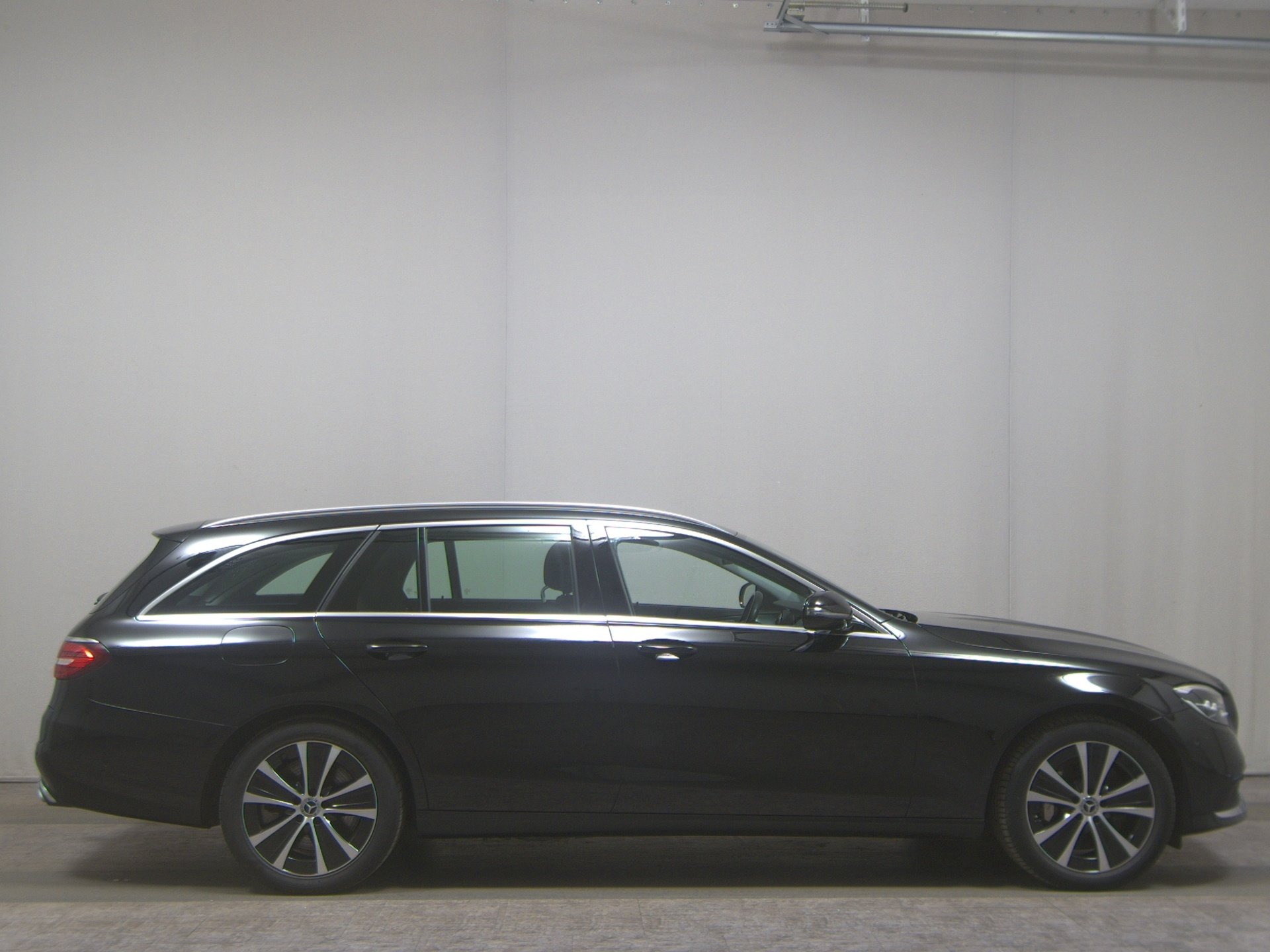 Mercedes-Benz E 300 T de Avantgarde Navi LED Widescreen RFK