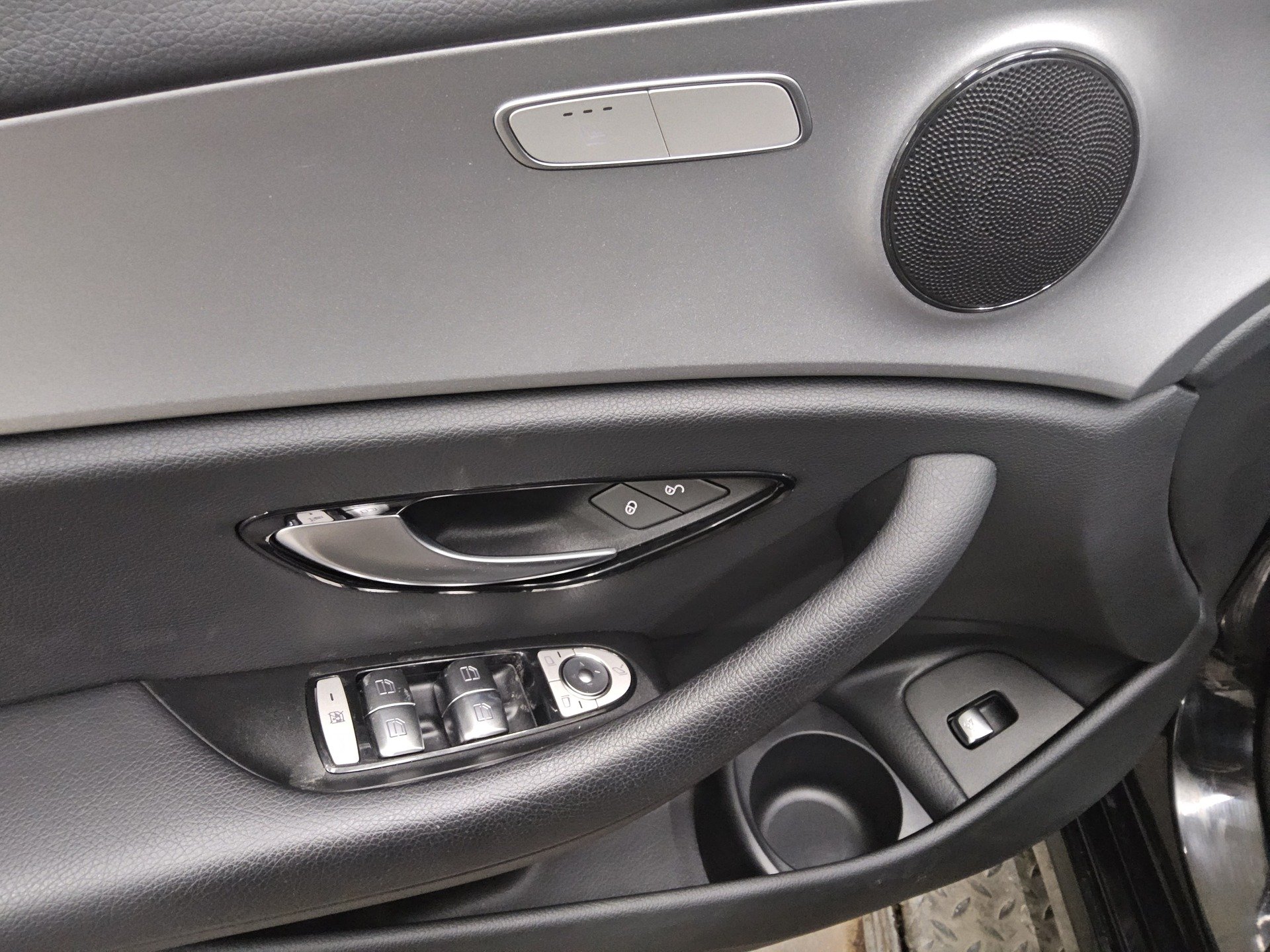 Mercedes-Benz E 300 T de Avantgarde Navi LED Widescreen RFK 9