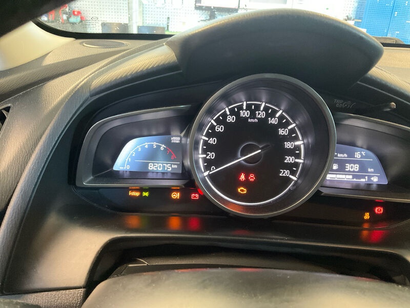 Mazda 2 1.5 RADIO 9