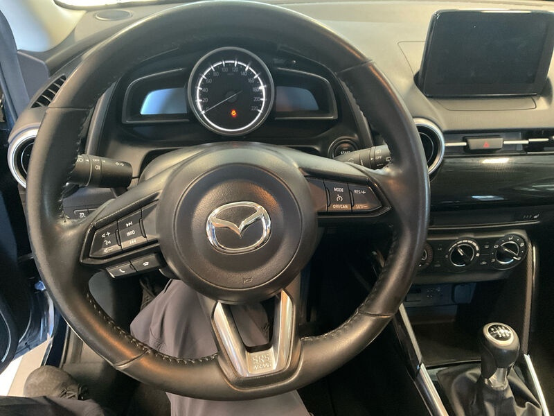Mazda 2 1.5 RADIO 8