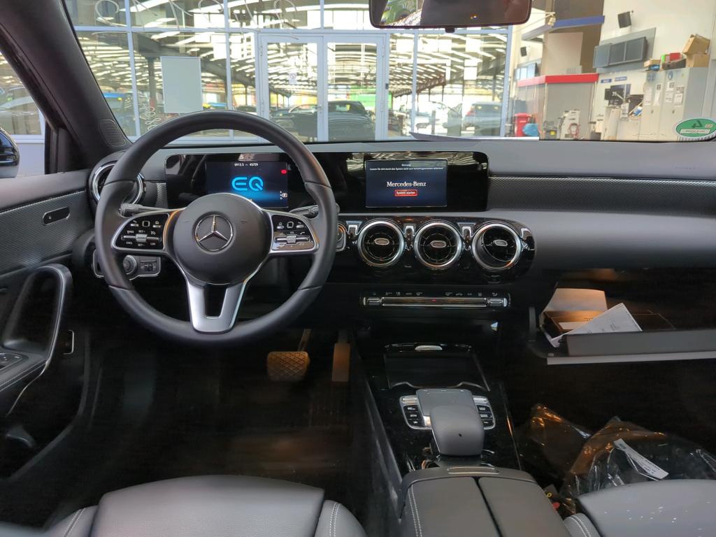 Mercedes-Benz A 250 Progressive T-Leder Navi RFK 5