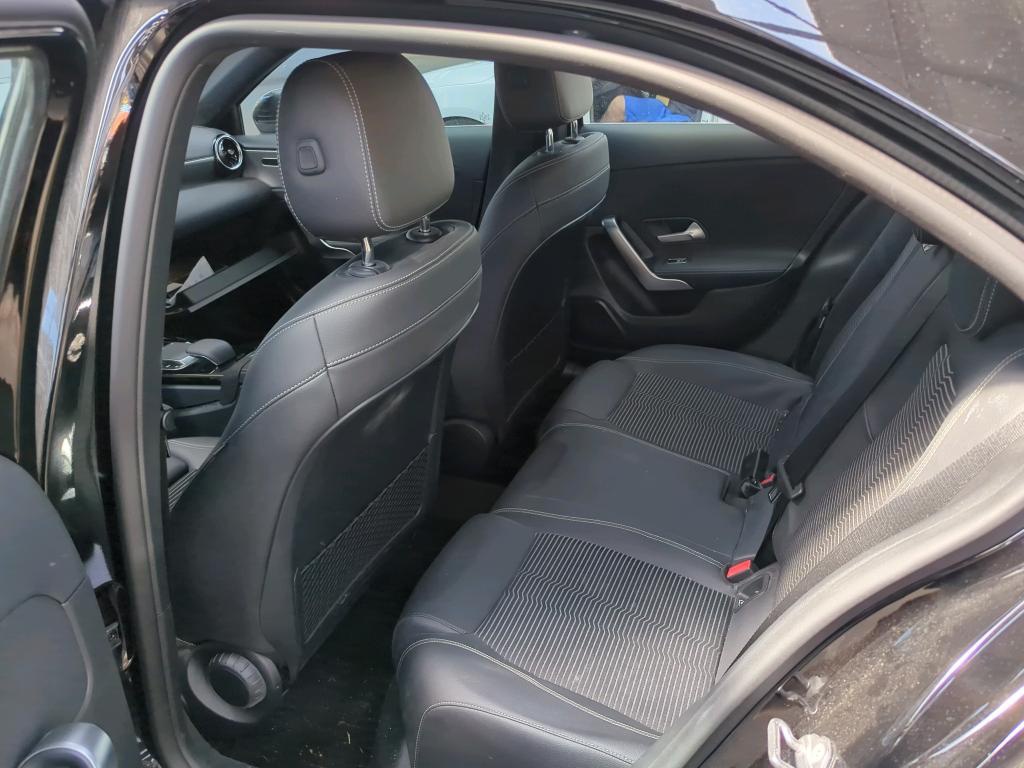 Mercedes-Benz A 250 Progressive T-Leder Navi RFK 10