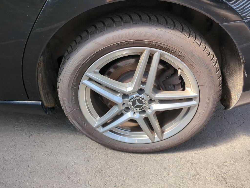 Mercedes-Benz A 250 Progressive T-Leder Navi RFK 11