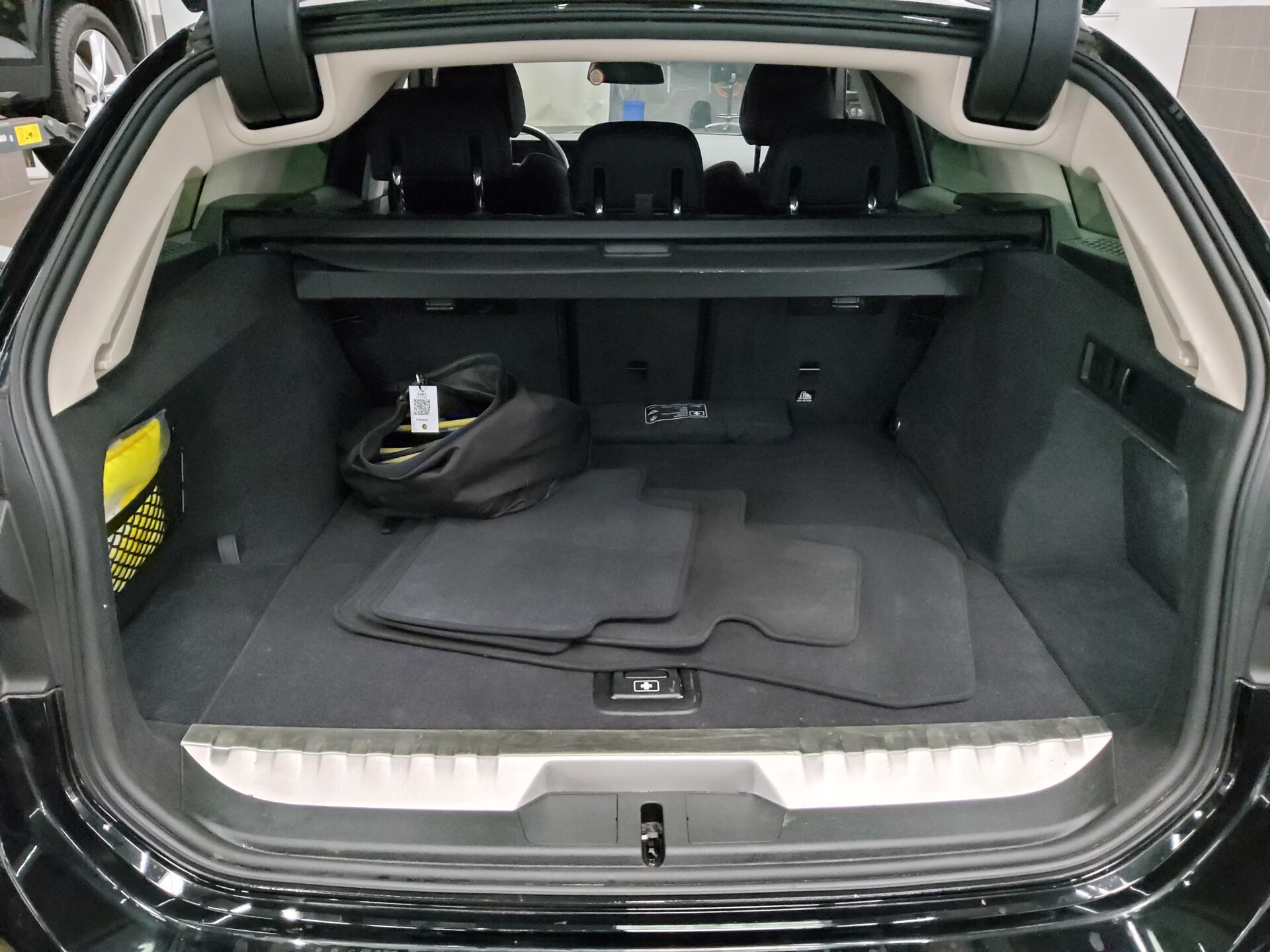 BMW 320e Touring Navi LED Wide Shz T-Leder 12