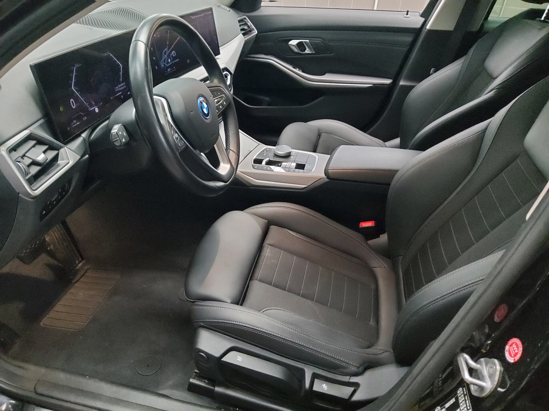 BMW 320e Touring Navi LED Wide Shz T-Leder 9