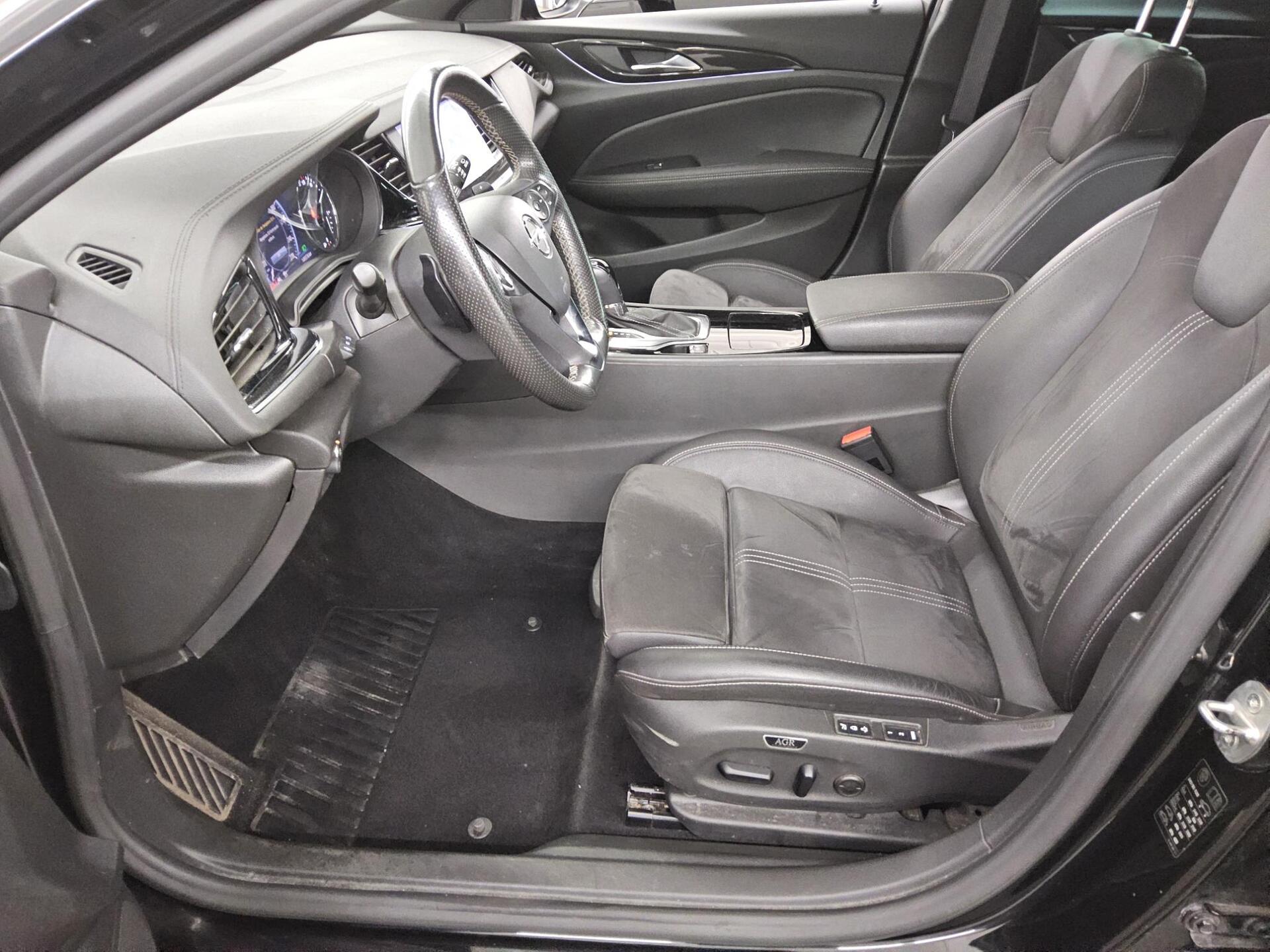 Opel Insignia ST 2.0 D Ultimate Navi LED Alcantara Shz AHK RFK 8