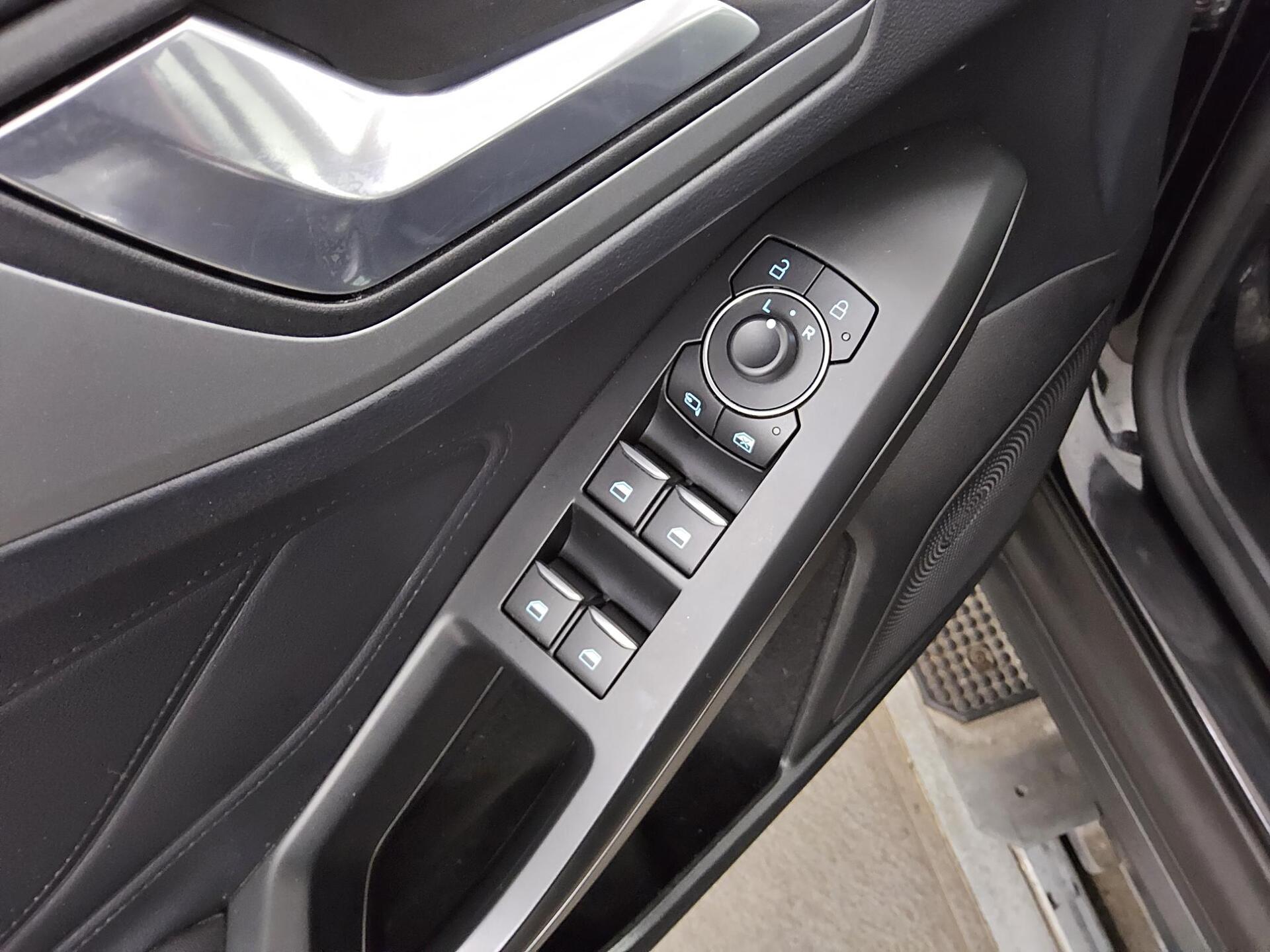 Ford Focus Turnier 1.5 EB Cool&Connect Navi LED RFK 9