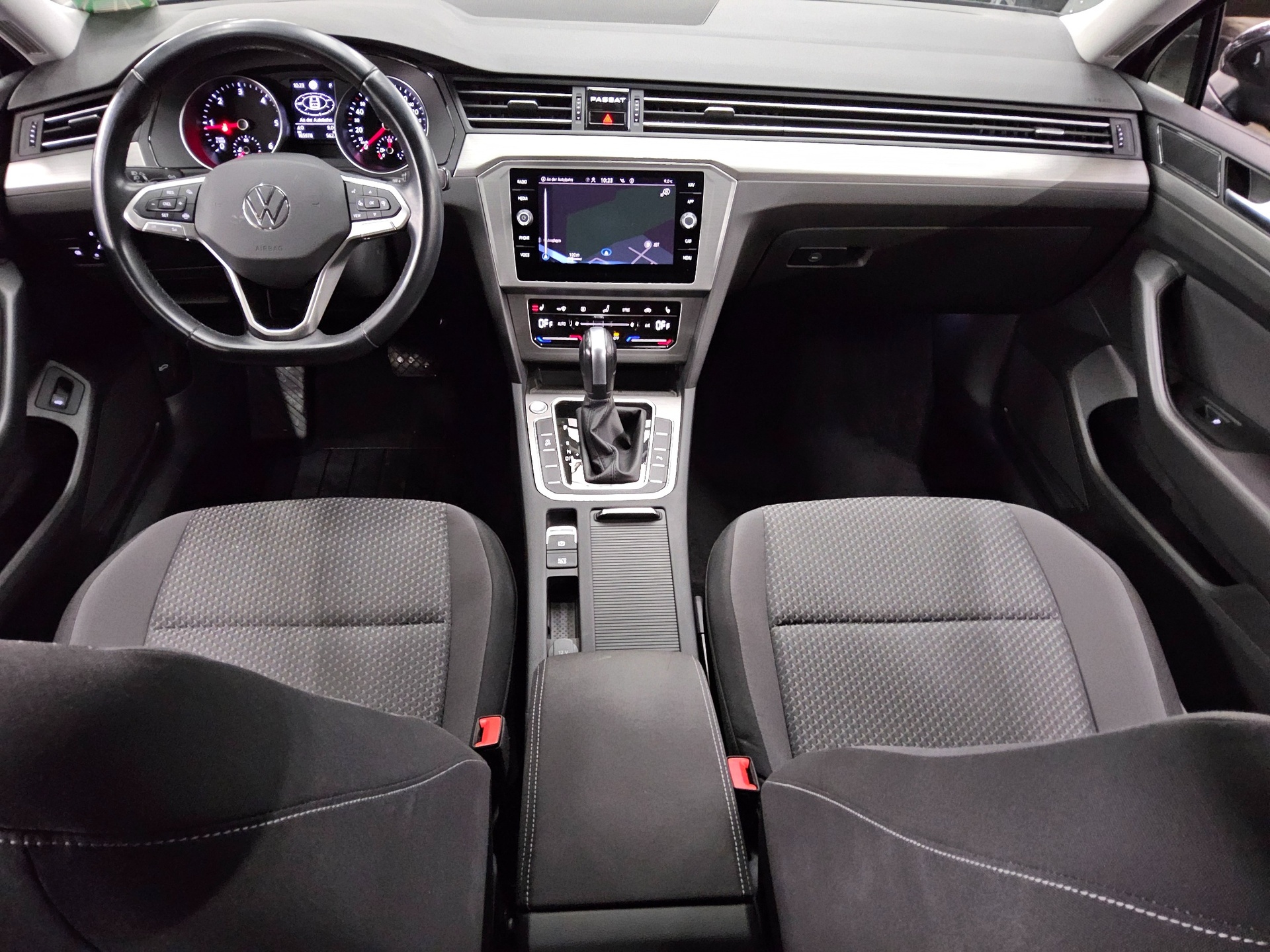 Volkswagen Passat Var. 2.0 TDI Navi LED RFK Shz PDC AHK 5