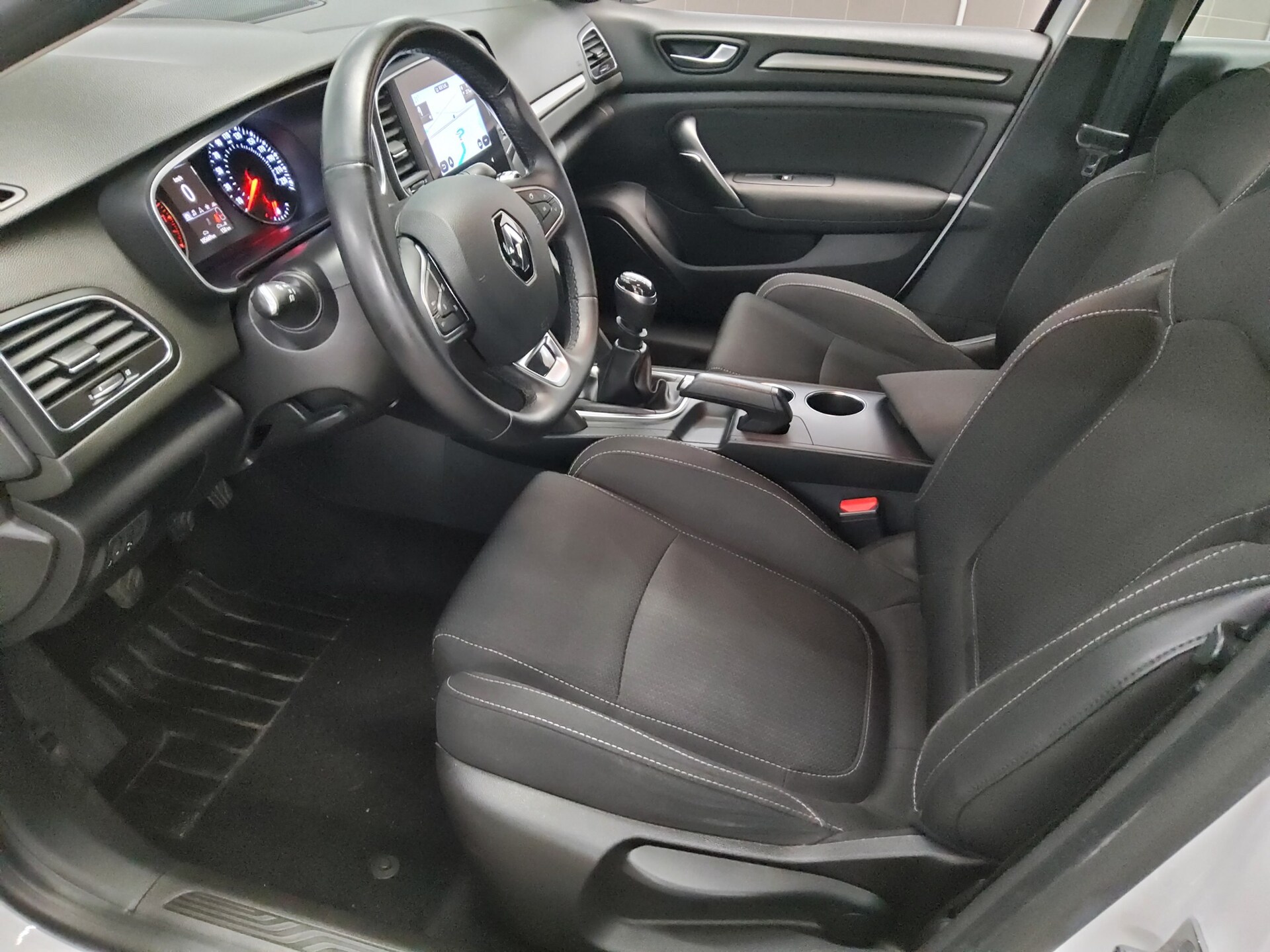 Renault Megane Grandtour 1.3 TCe Zen Navi LED AHK Tempo 8