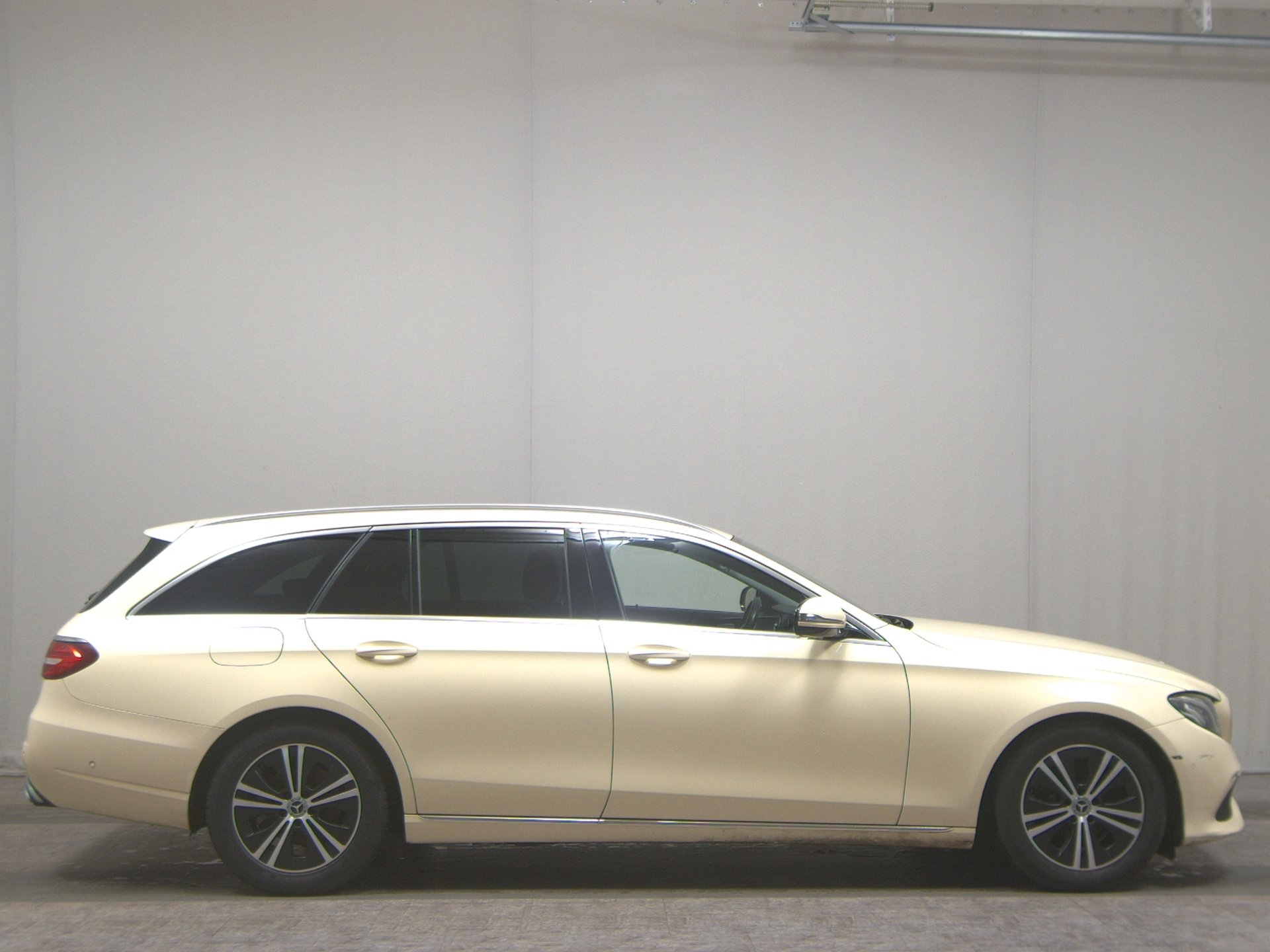 Mercedes-Benz E 200 T d Avantgarde Navi LED GSD Leder RFK