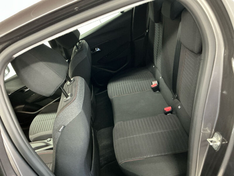 Peugeot 208 1.2 PureTech LED SHZ PDC 10