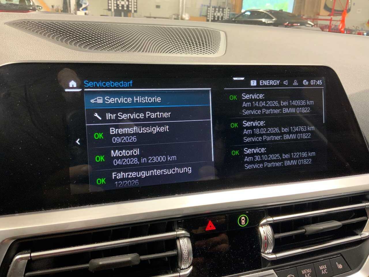 BMW 320e Touring xDr Sport-Line KLIMAAUT LED SPORTSITZE SHZ PDC 9