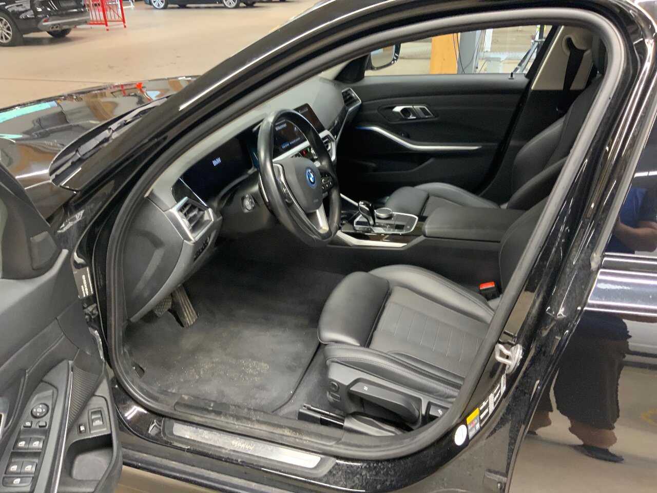 BMW 320e Touring xDr Sport-Line KLIMAAUT LED SPORTSITZE SHZ PDC 6