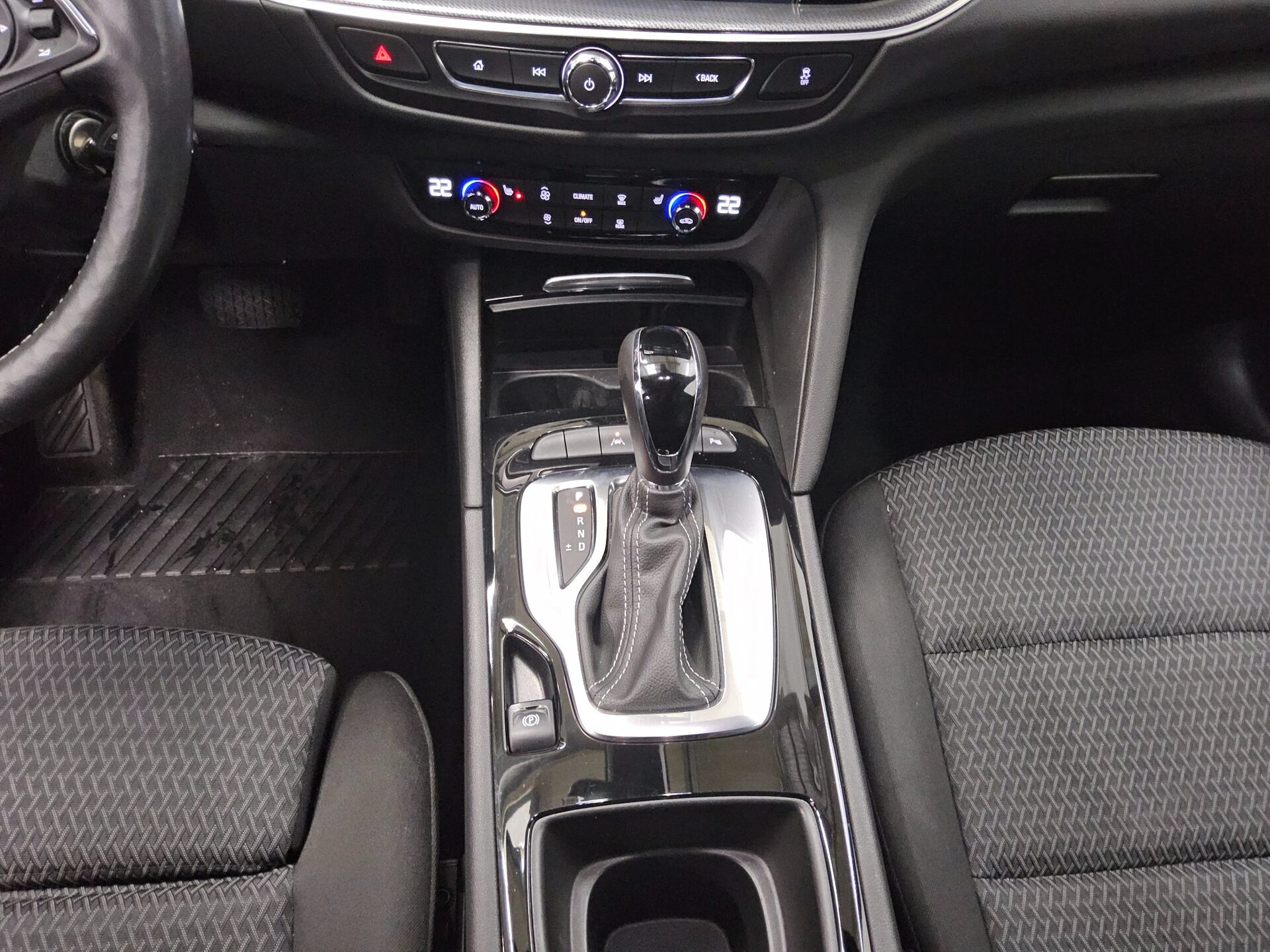 Opel Insignia ST 1.5 D Business Ed. Navi LED AHK Shz 6