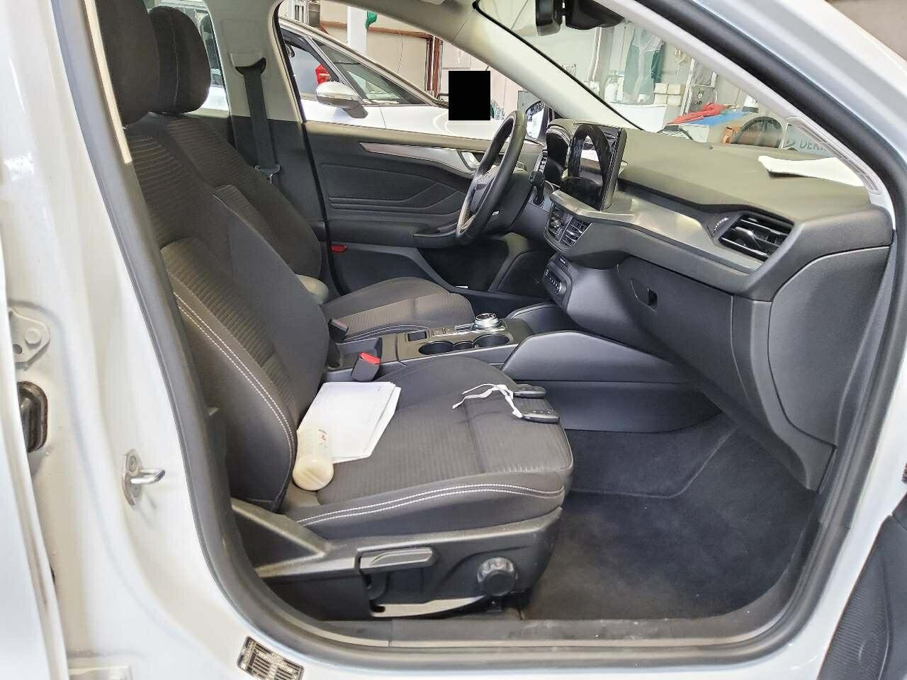 Ford Focus Turnier 1.5 EB Titanium NAVI LED SHZ PDC 3