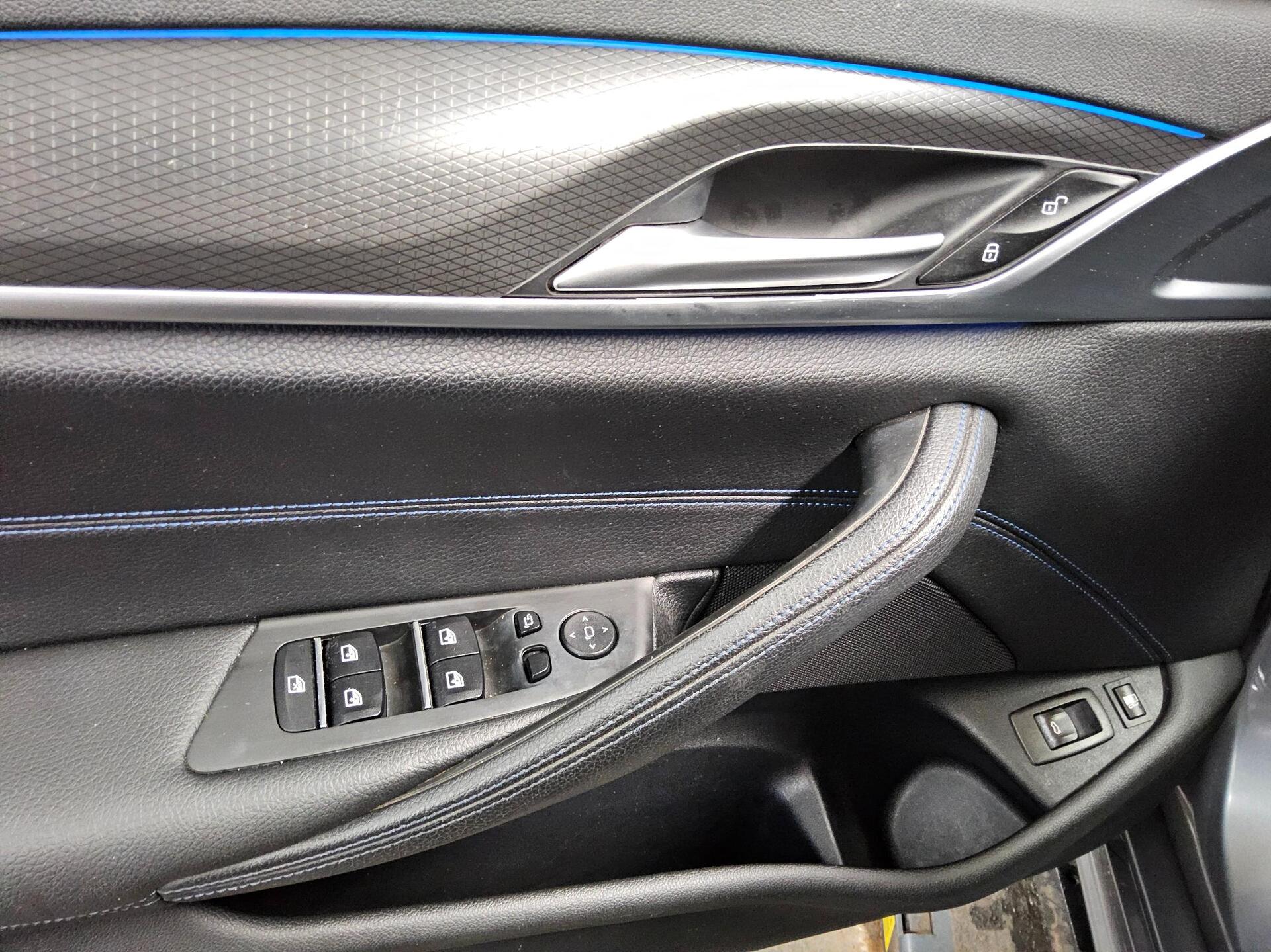 BMW 530e Touring M-Sport 10