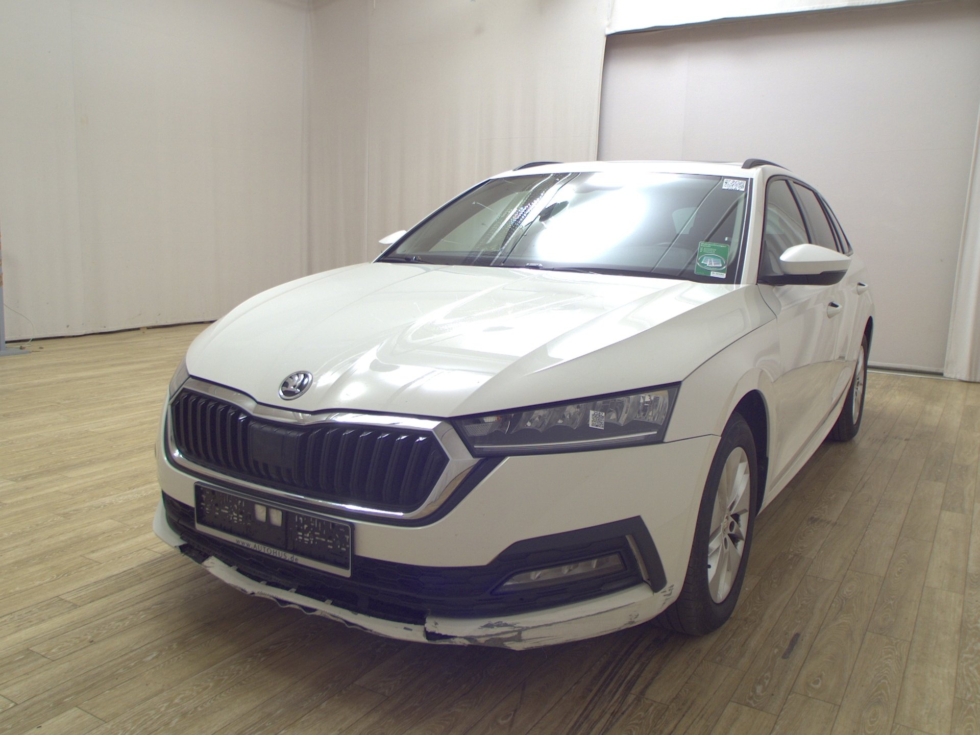 Skoda Octavia Kombi 2.0 TDI Ambition Navi LED Virtual Pano 4xSHZ 2