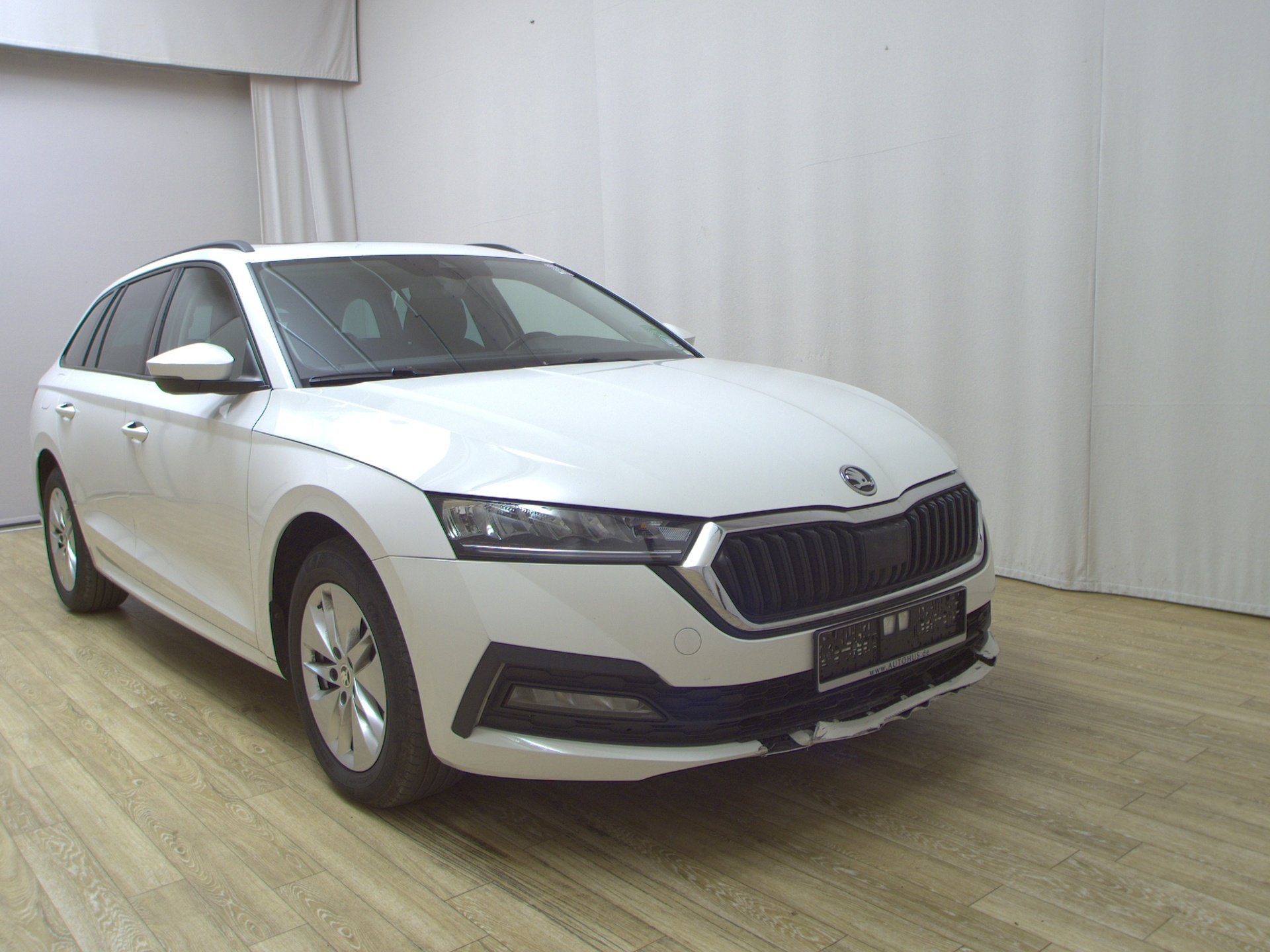 Skoda Octavia Kombi 2.0 TDI Ambition Navi LED Virtual Pano 4xSHZ 3