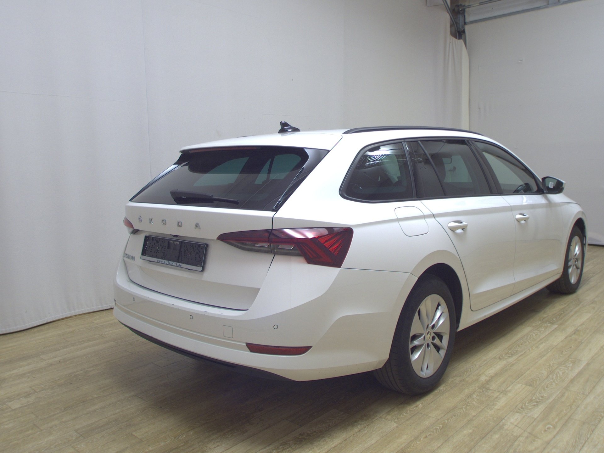 Skoda Octavia Kombi 2.0 TDI Ambition Navi LED Virtual Pano 4xSHZ 4