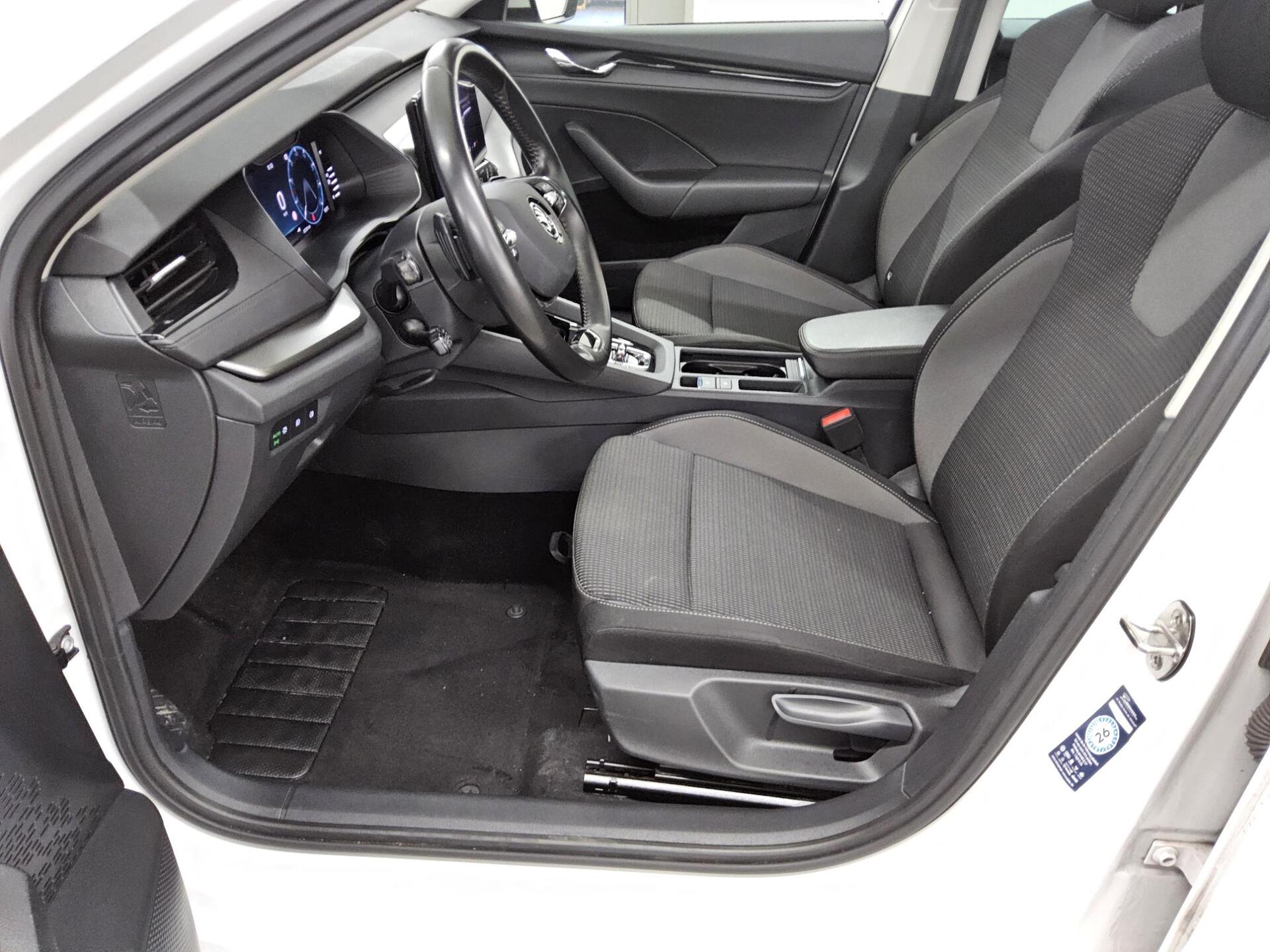 Skoda Octavia Kombi 2.0 TDI Ambition Navi LED Virtual Pano 4xSHZ 9