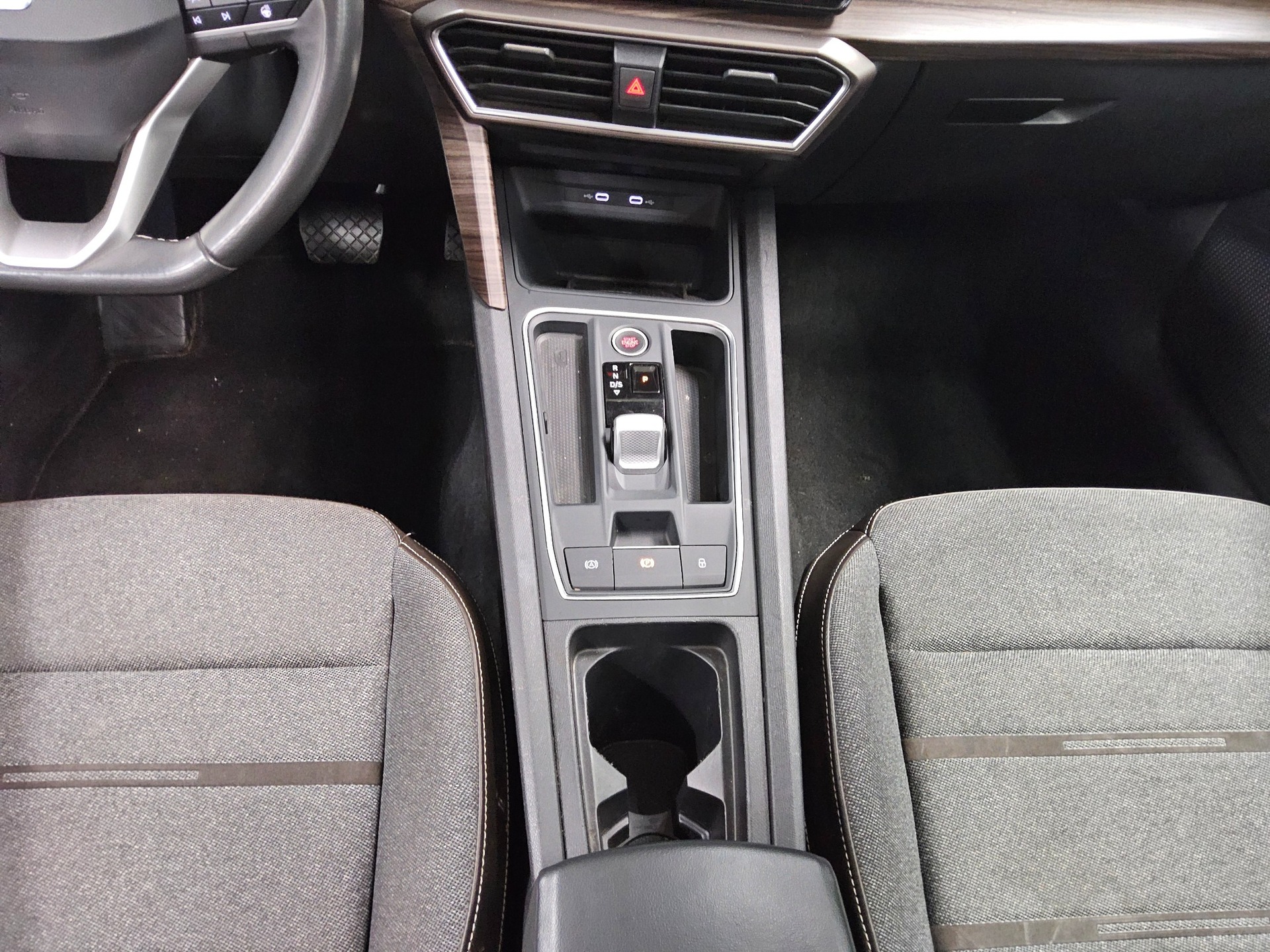 Seat Leon Sportstourer 2.0 TDI Xcellence Pano Sthzg 6
