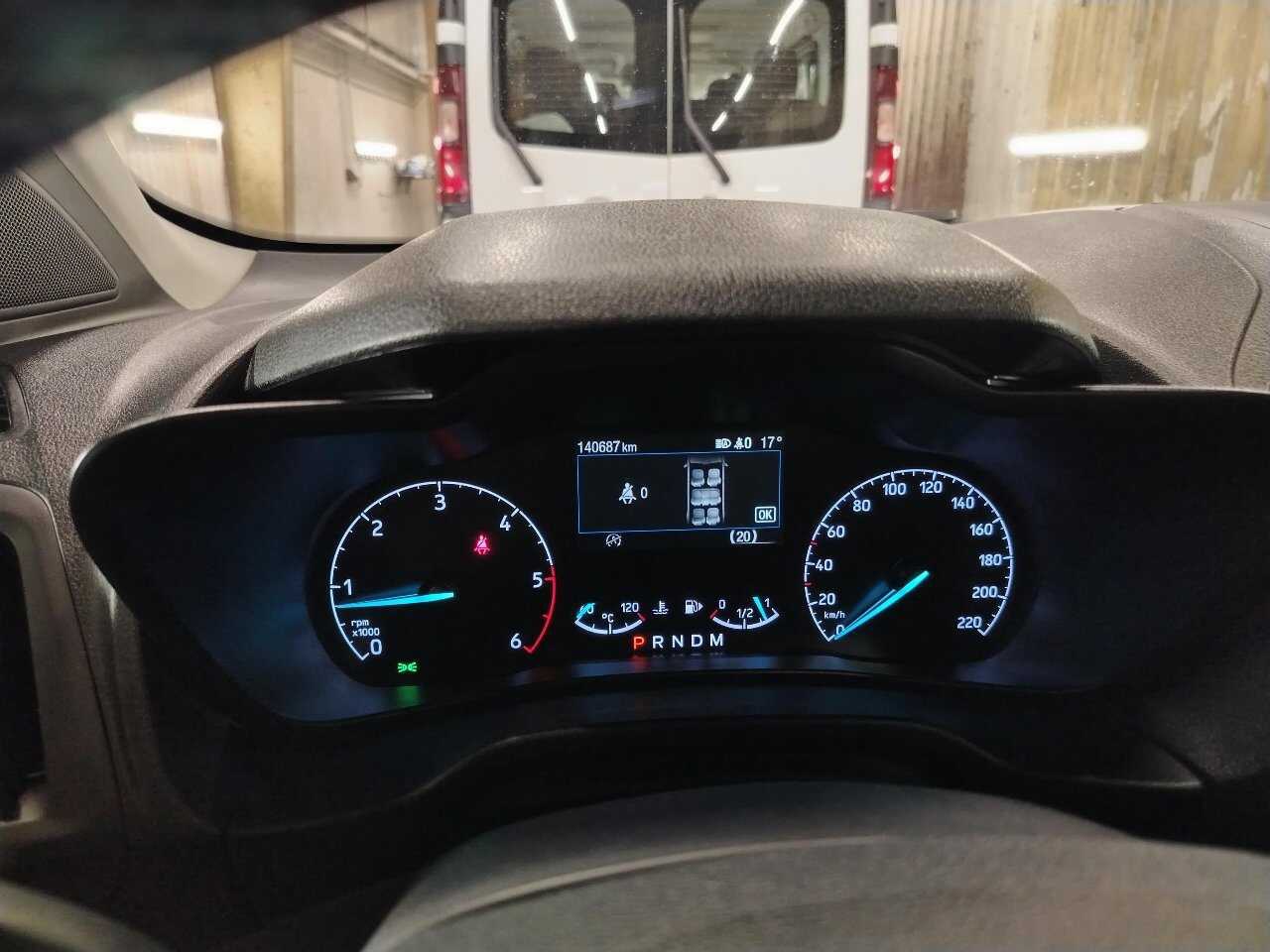 Ford Tourneo Connect 1.5 EB Active 7-Sitzer Navi Xenon Pano AHK 9