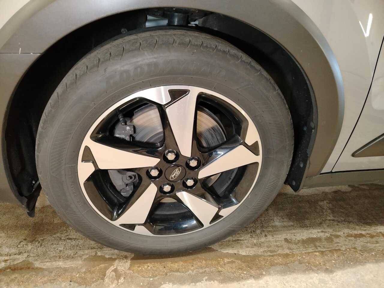 Ford Tourneo Connect 1.5 EB Active 7-Sitzer Navi Xenon Pano AHK 12