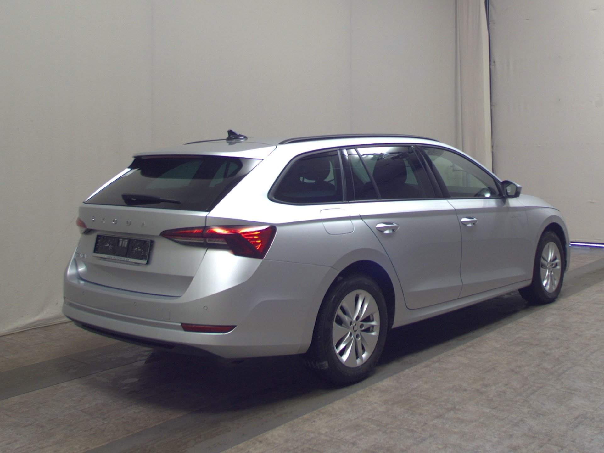 Skoda Octavia Kombi 2.0 TDI Ambition Navi LED Virtual 4