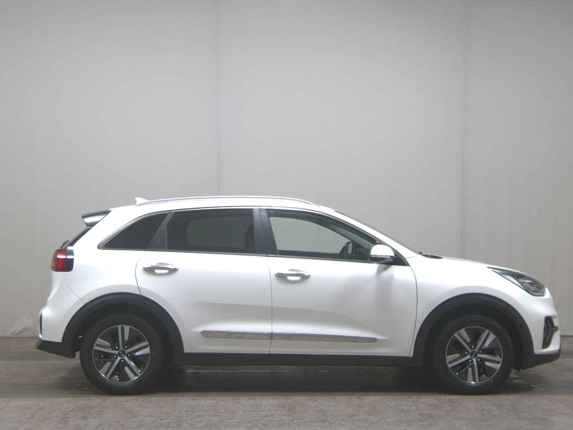 Kia Niro 1.6 T-GDI PHEV T-Leder Navi LED RfK AHK JBL