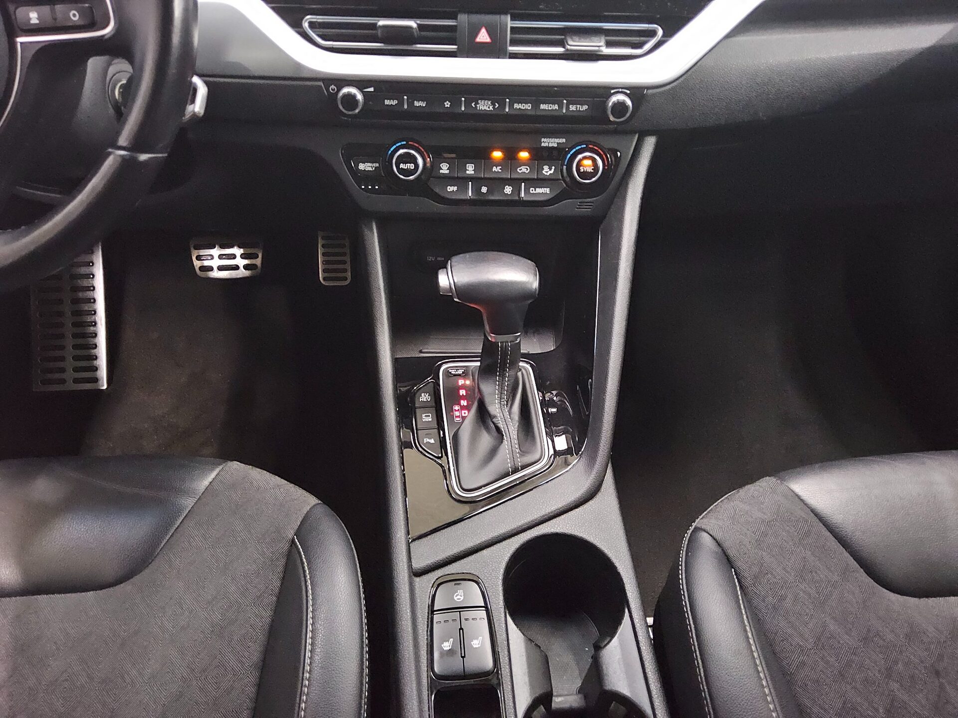 Kia Niro 1.6 T-GDI PHEV T-Leder Navi LED RfK AHK JBL 6