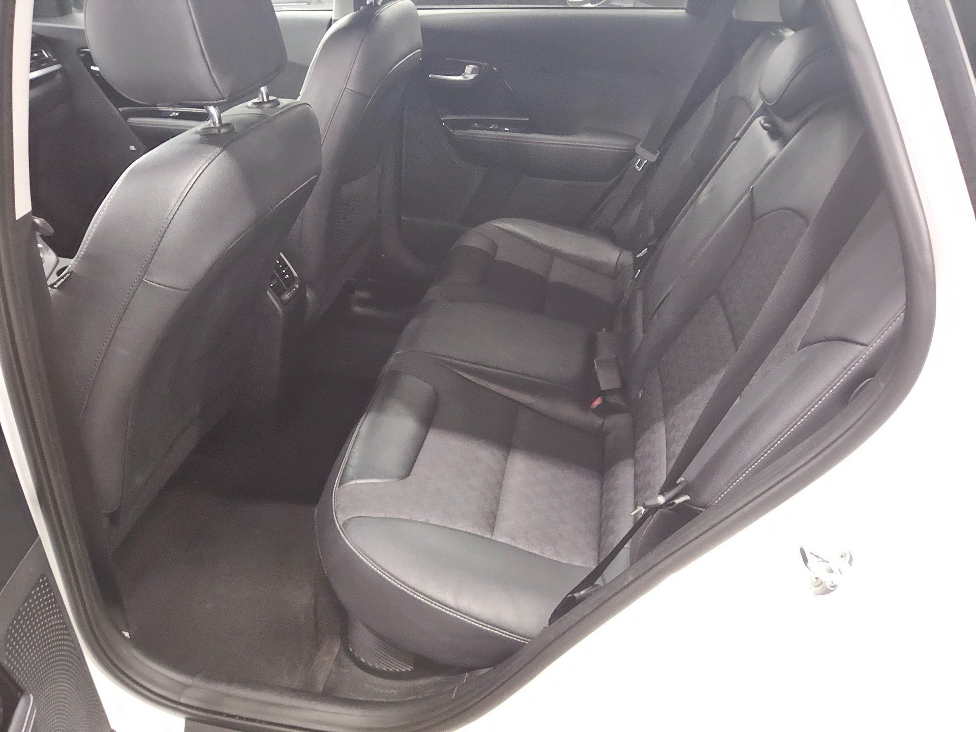 Kia Niro 1.6 T-GDI PHEV T-Leder Navi LED RfK AHK JBL 13