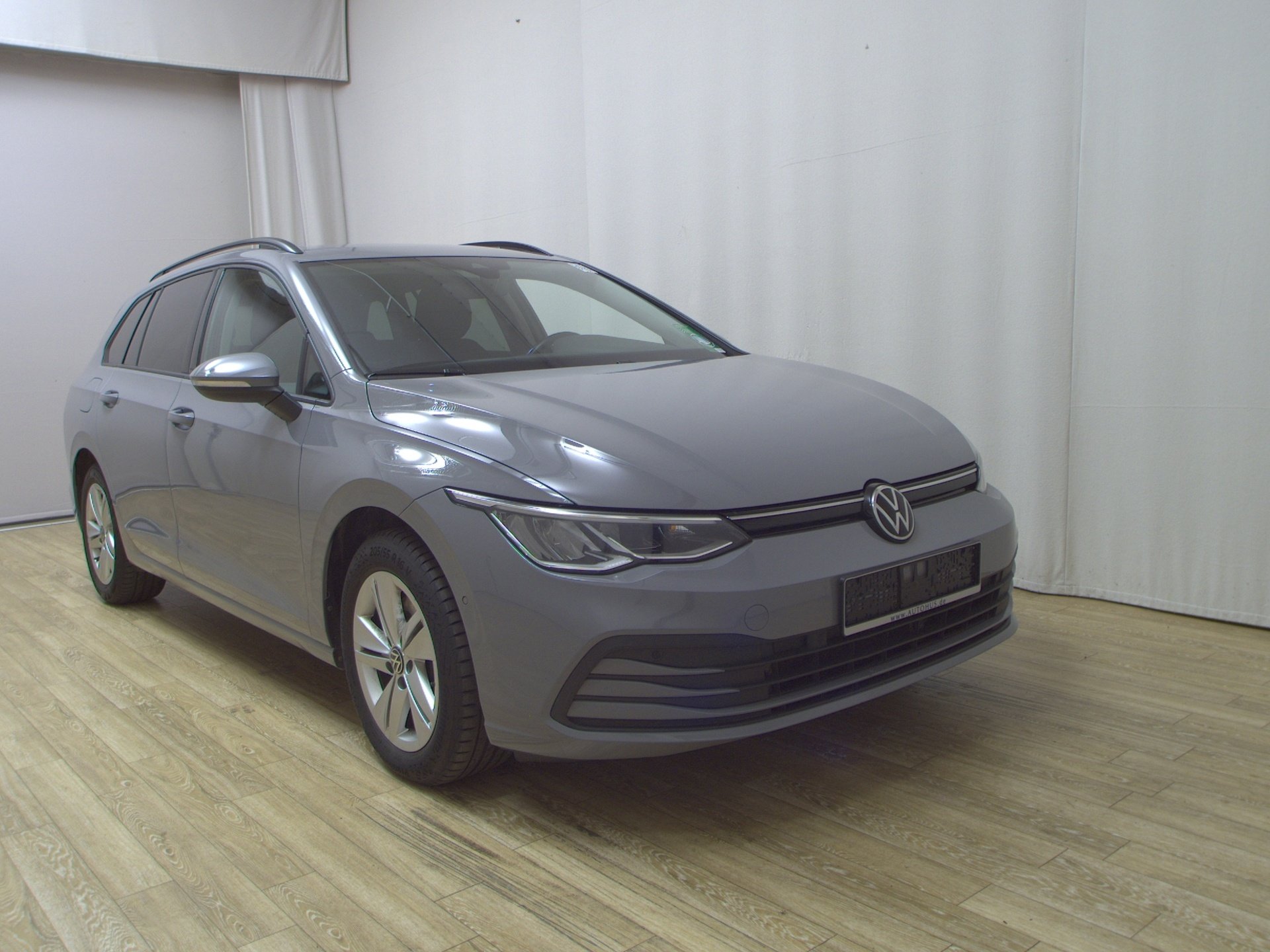 Volkswagen Golf-8 Var. 2.0 TDI Life Navi LED DC RFK IQ.Drive 3