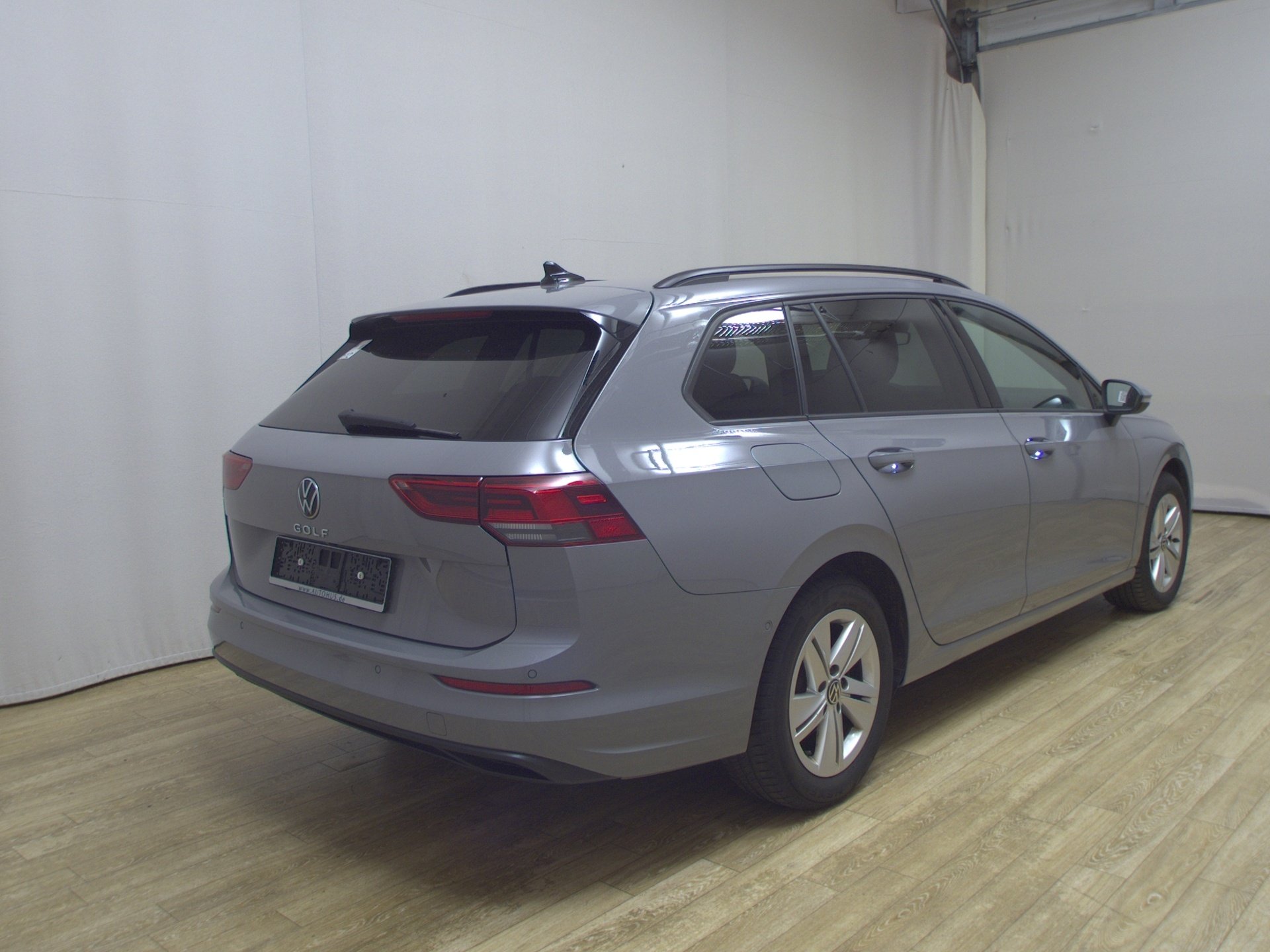 Volkswagen Golf-8 Var. 2.0 TDI Life Navi LED DC RFK IQ.Drive 4