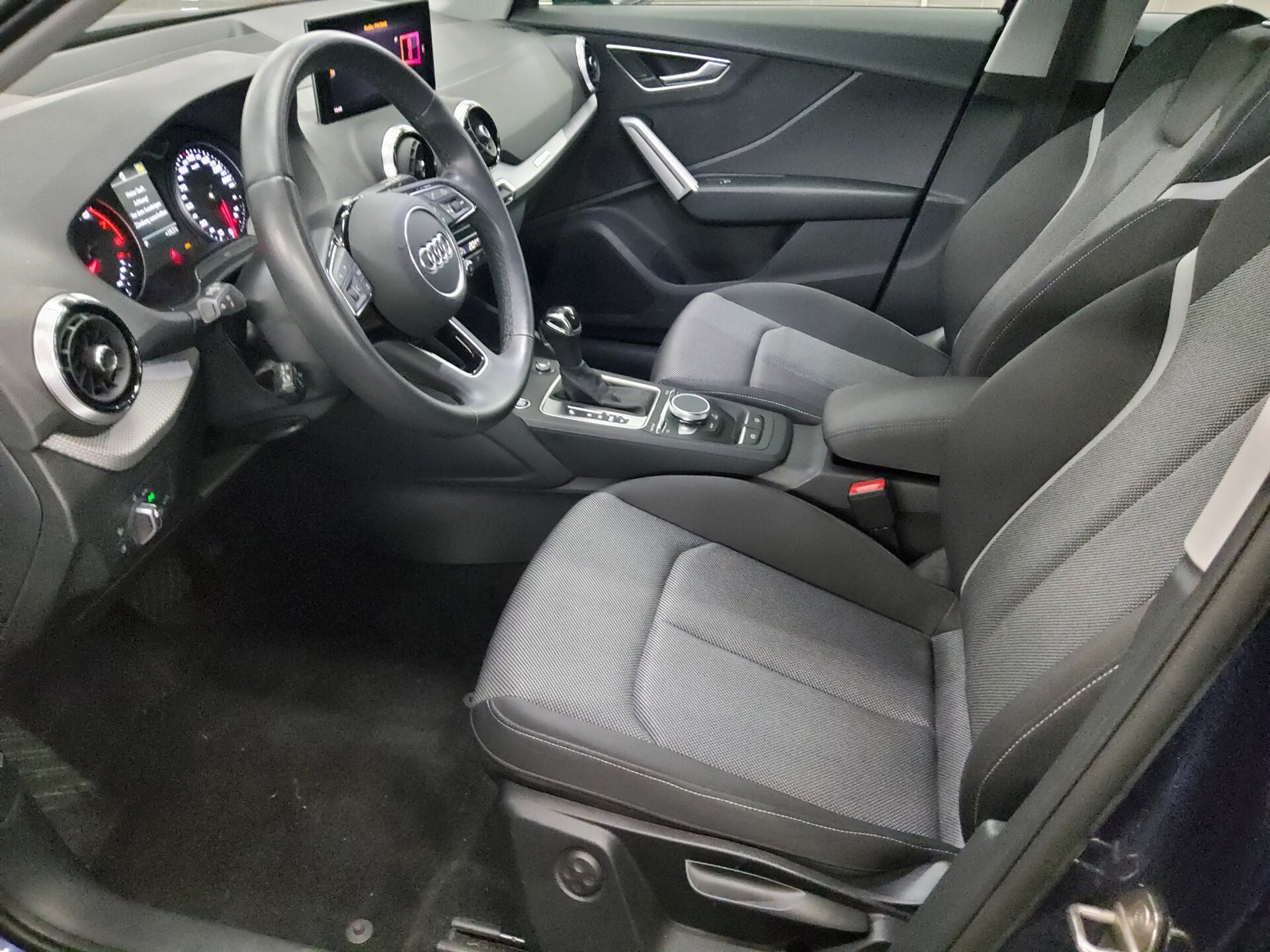 Audi Q2 35 TFSI S-Line 8