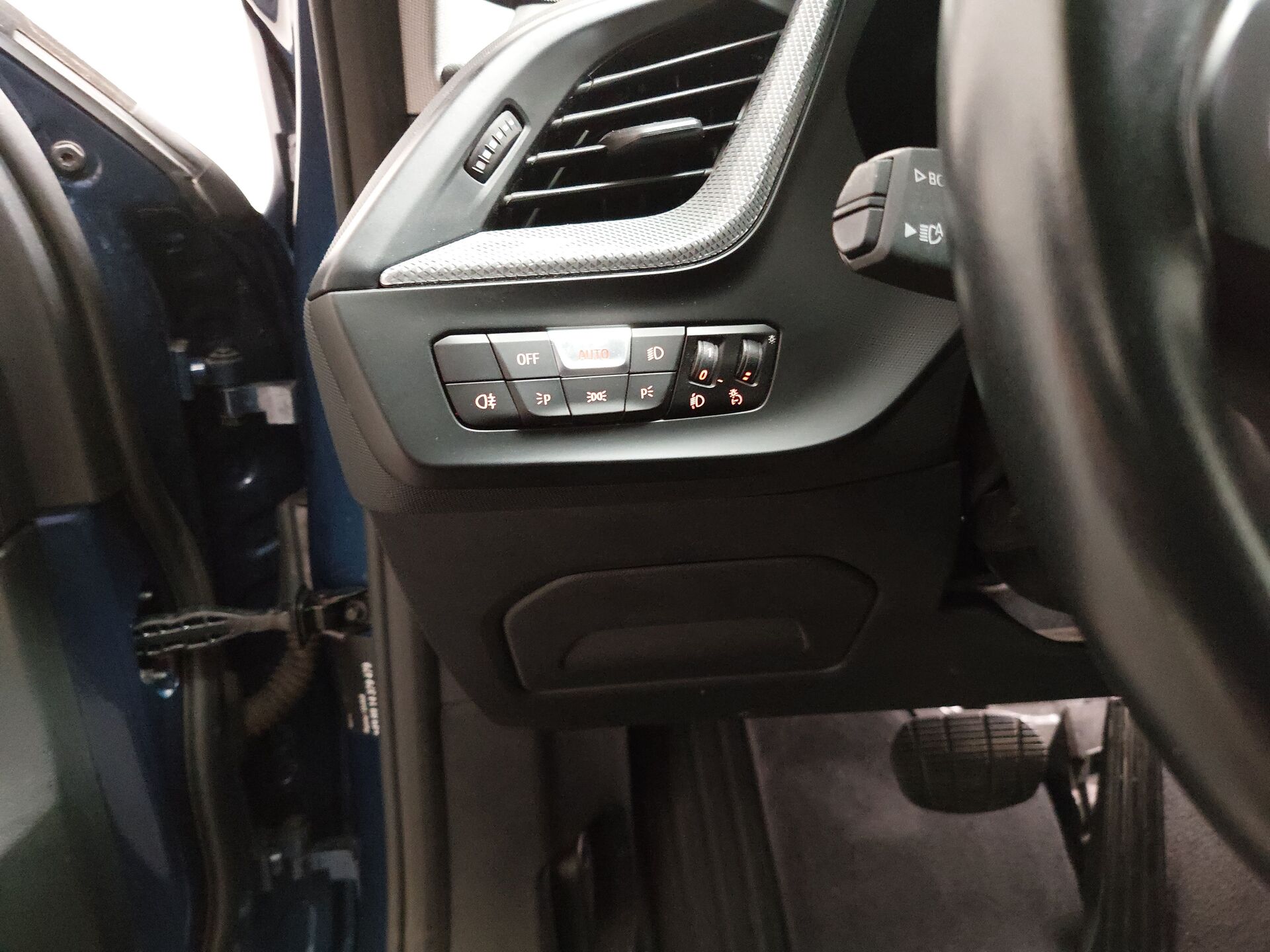 BMW 120d xDr Sport-Line Navi LC Pro LED HiFi 13